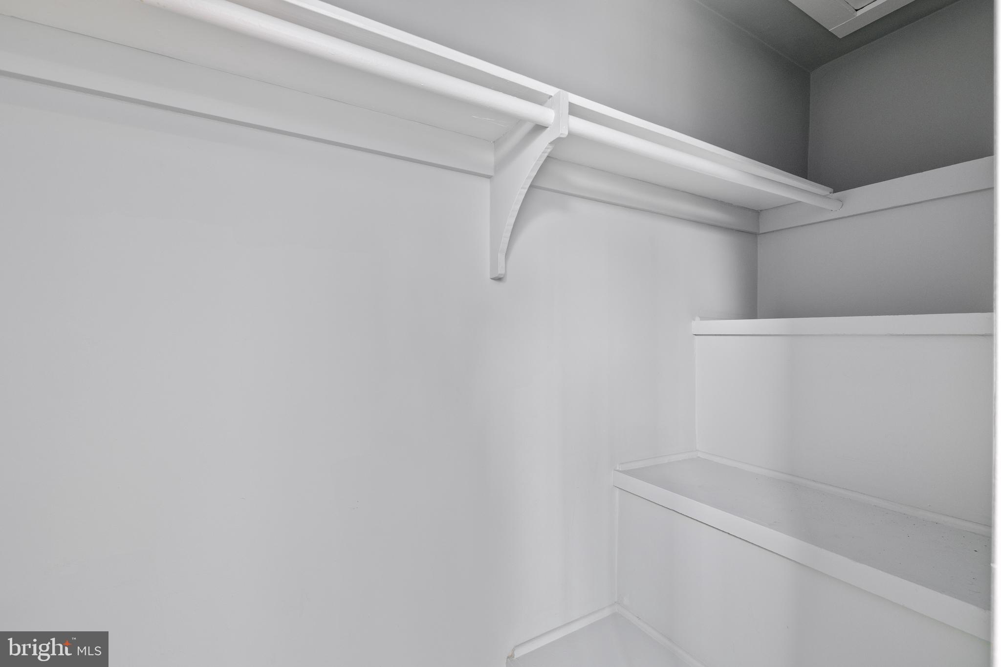 WOOD MANOR - Residential