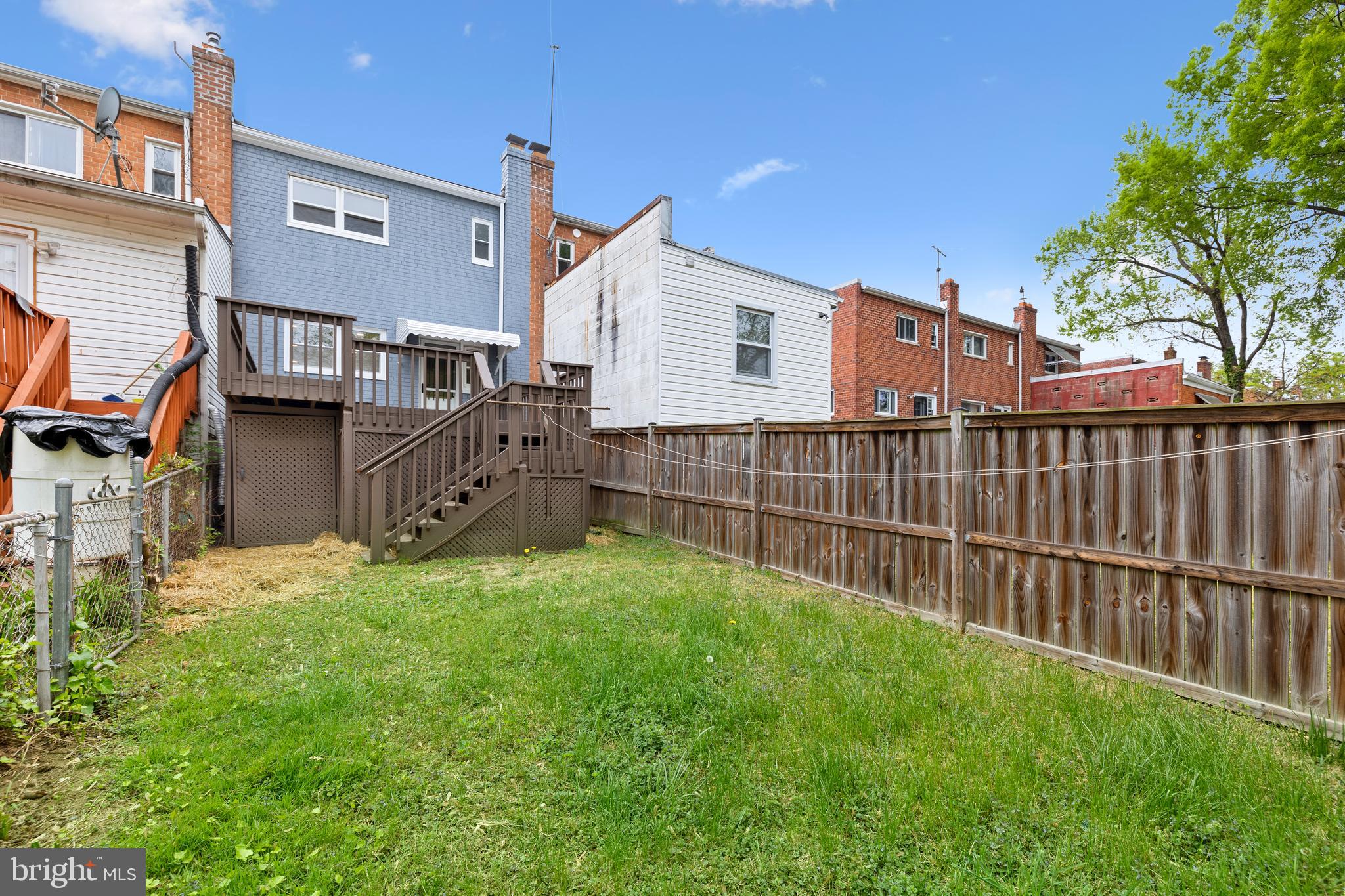 WOOD MANOR - Residential