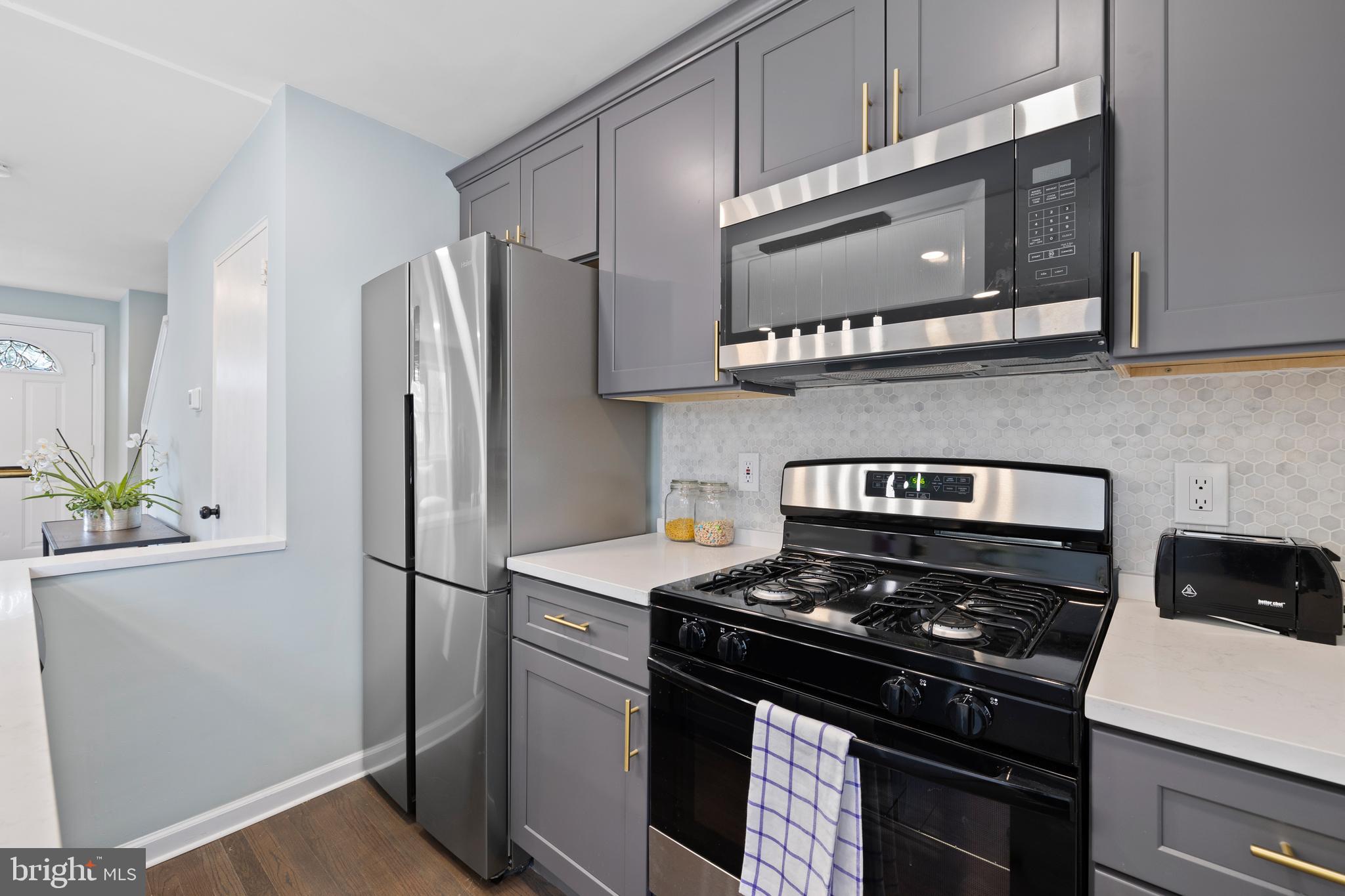 WOOD MANOR - Residential