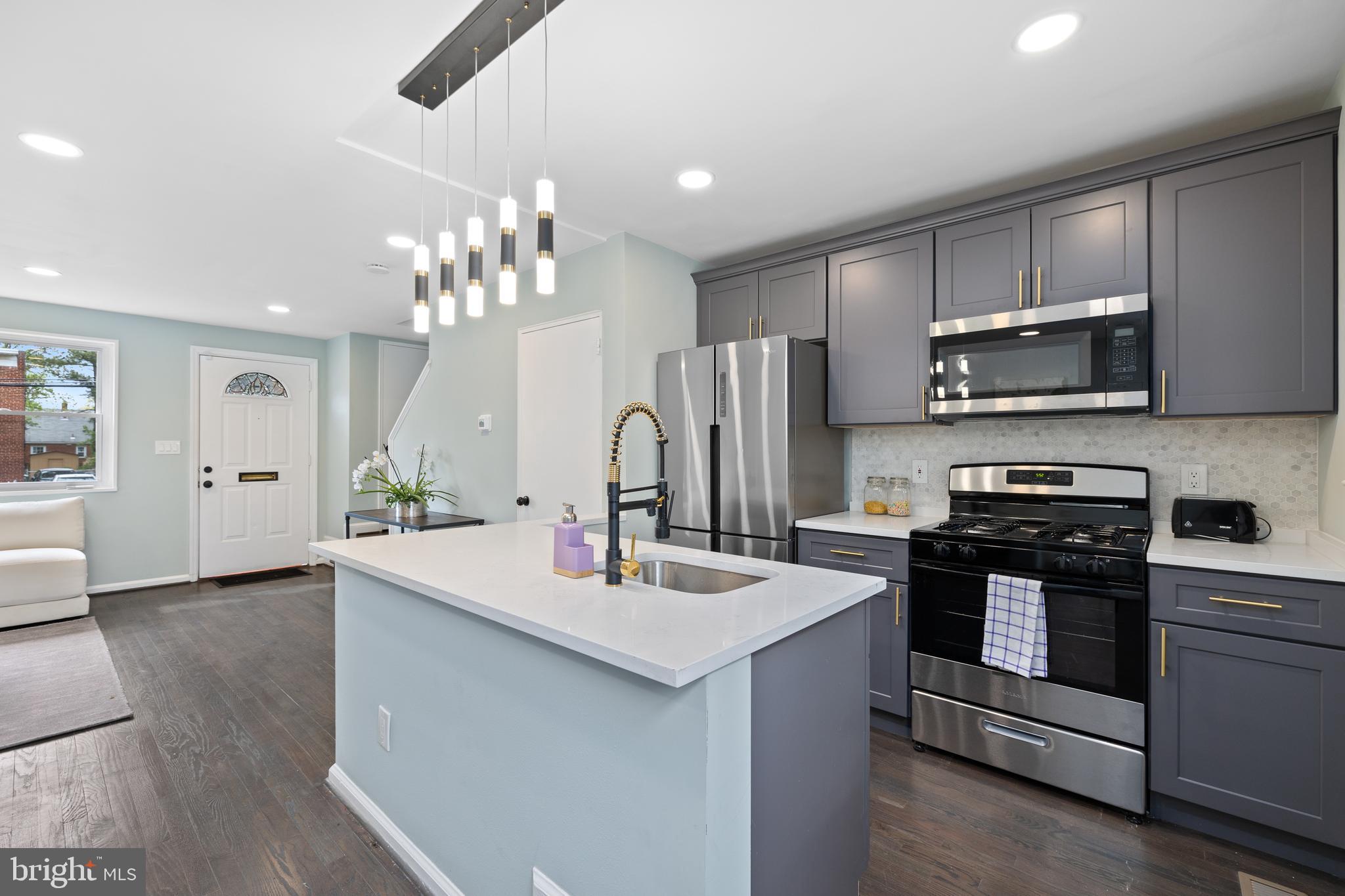 WOOD MANOR - Residential