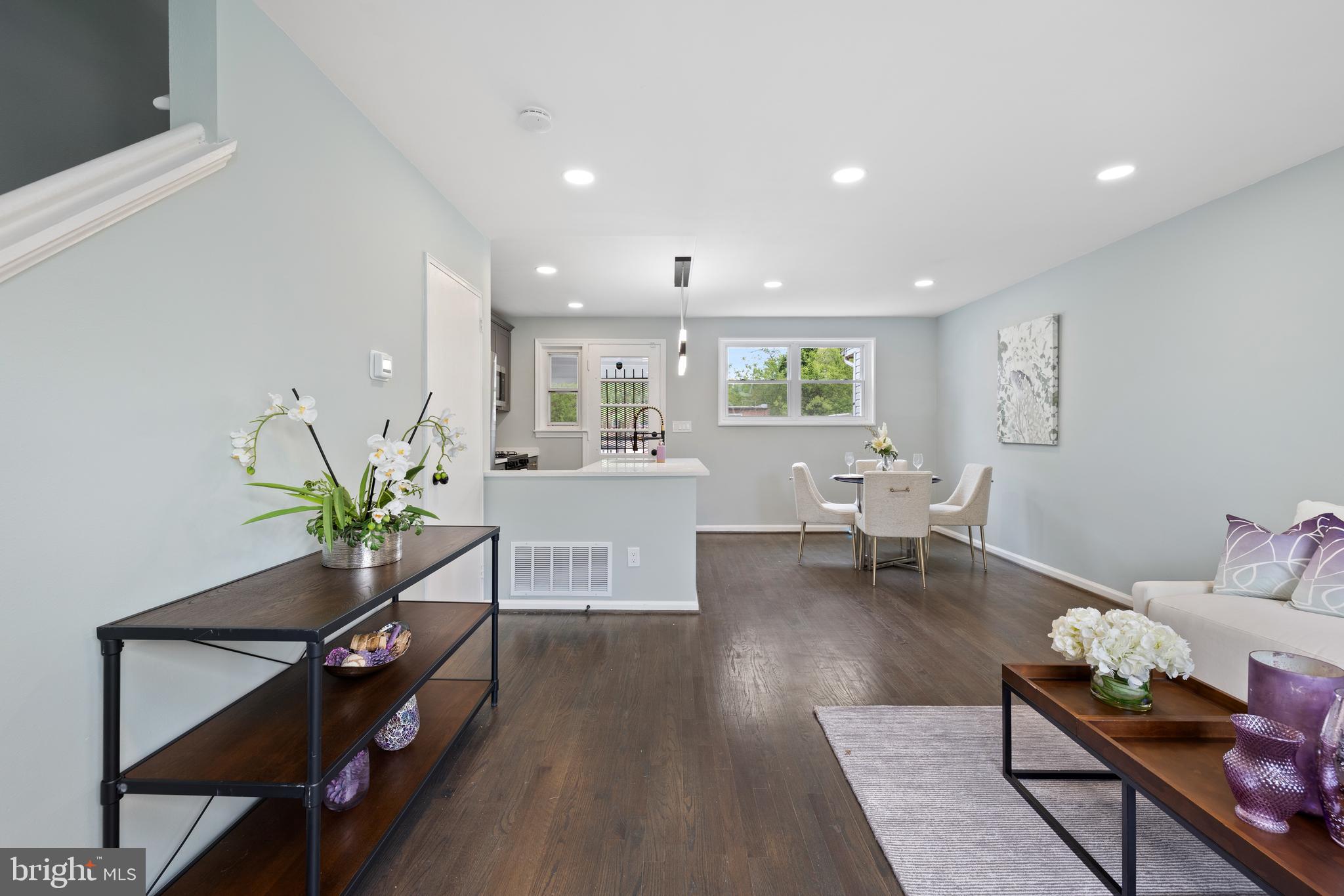 WOOD MANOR - Residential