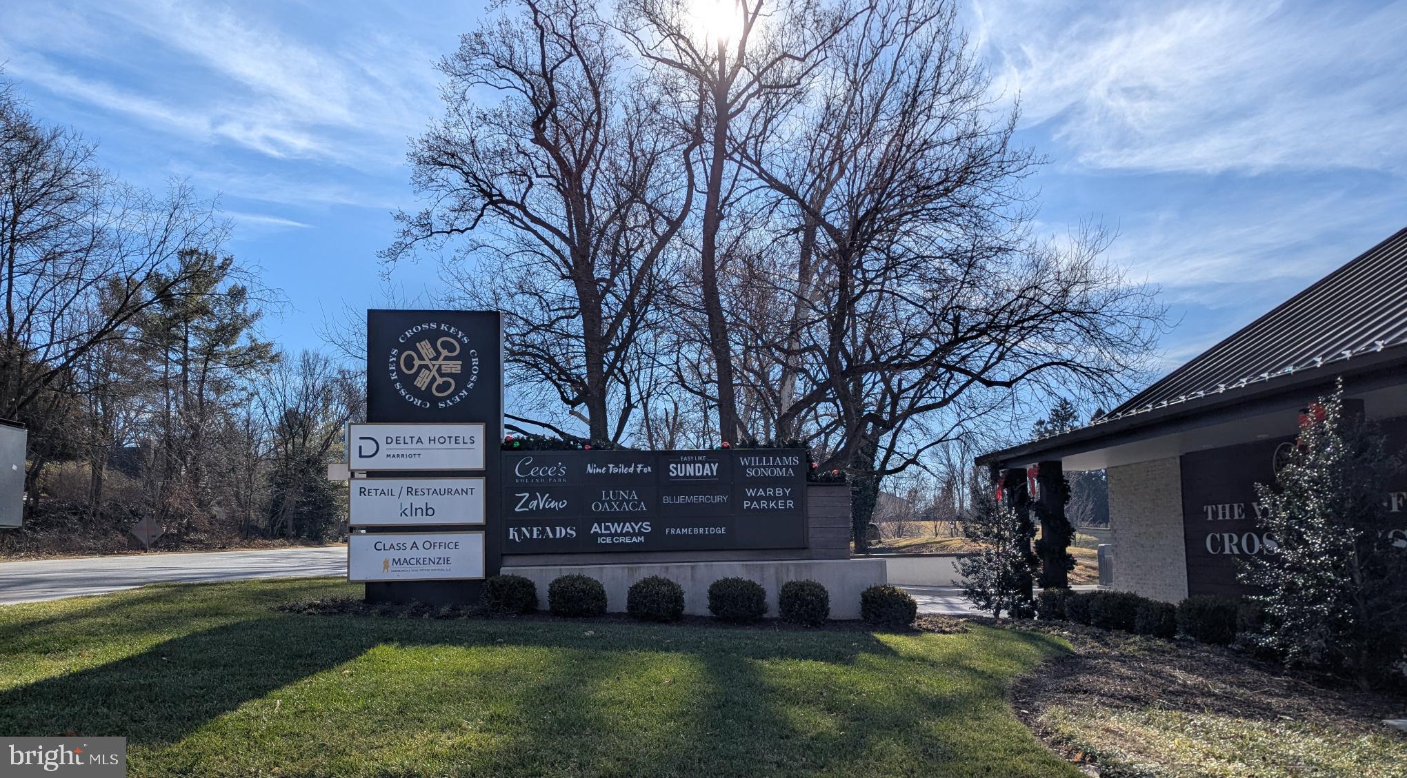 DUNN'S GROVE - Residential