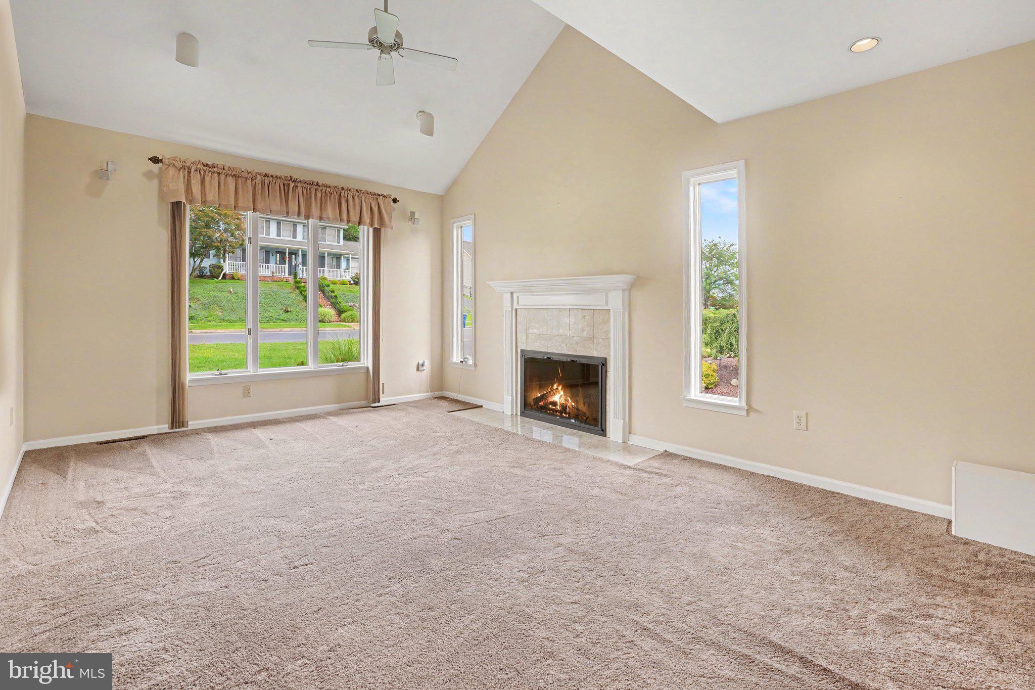 2093 FAIRWAY LANE