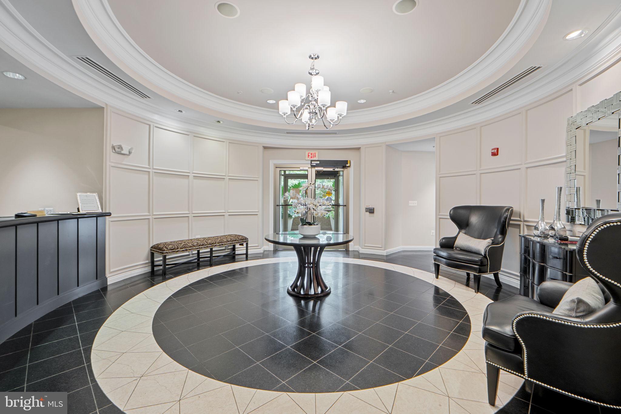 SAVOY AT RESTON TOWN CENTER - Residential