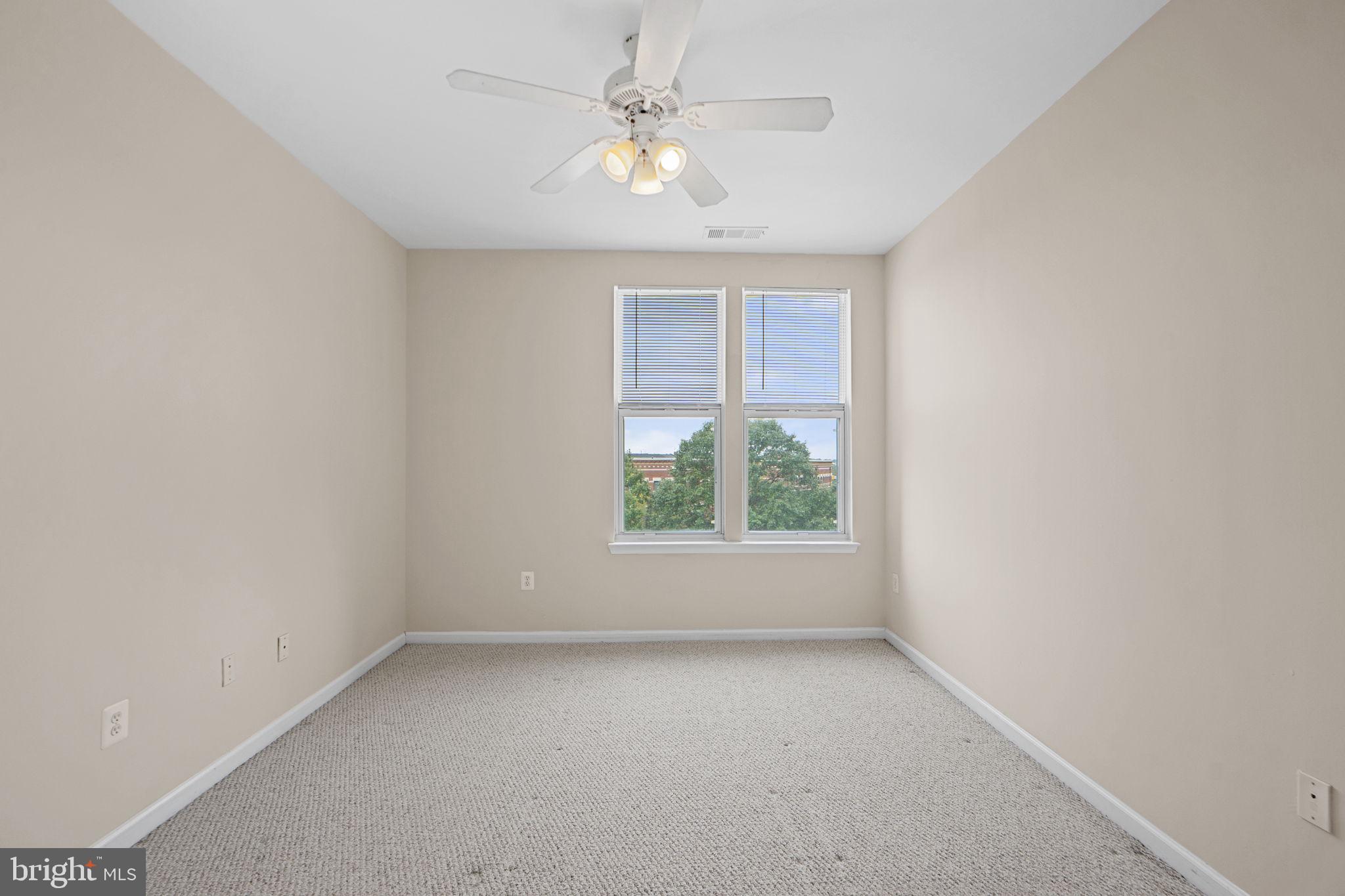 SAVOY AT RESTON TOWN CENTER - Residential