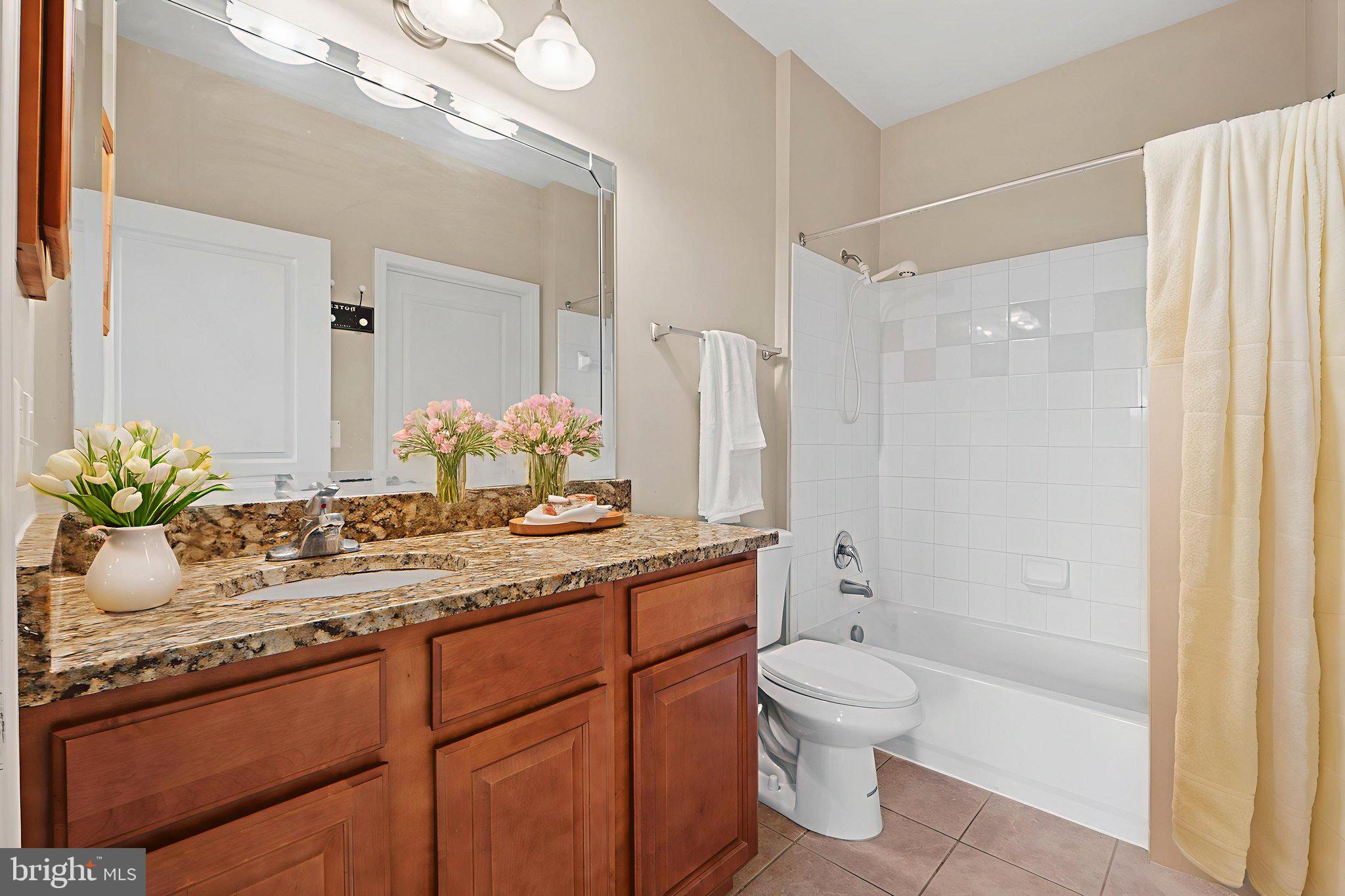 SAVOY AT RESTON TOWN CENTER - Residential