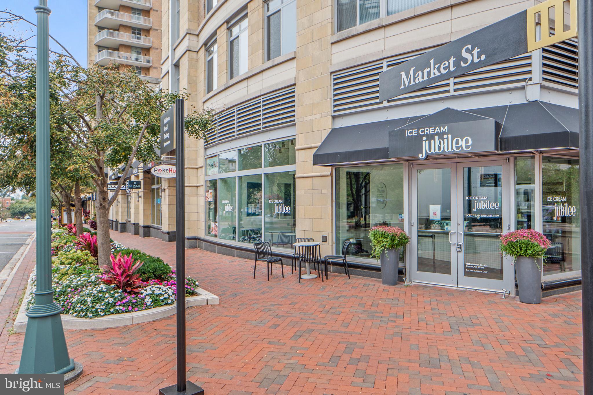 SAVOY AT RESTON TOWN CENTER - Residential