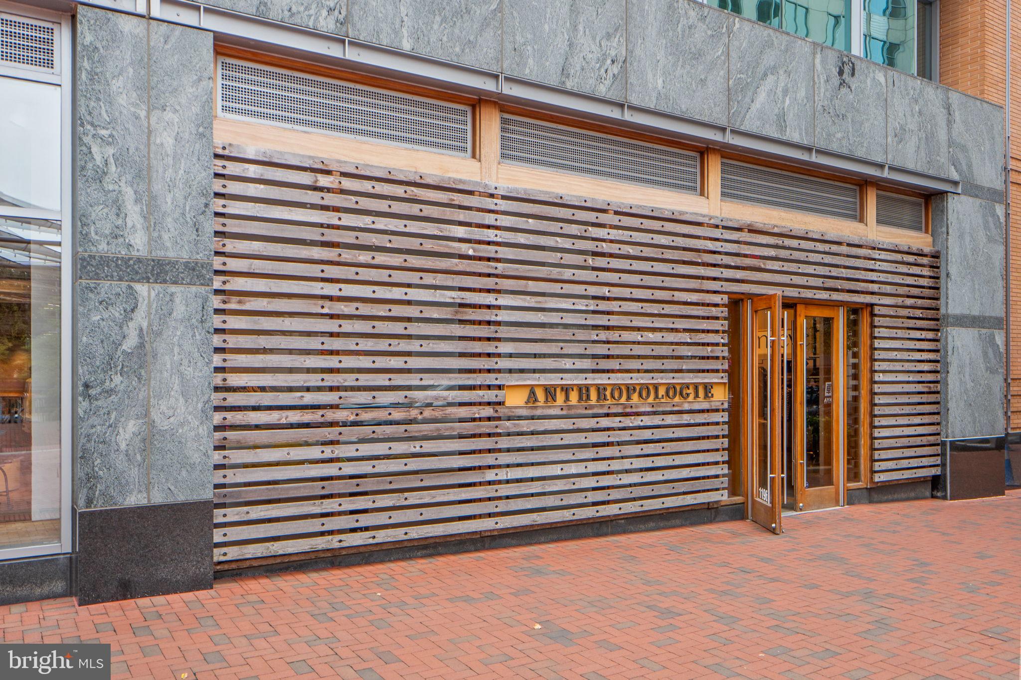 SAVOY AT RESTON TOWN CENTER - Residential