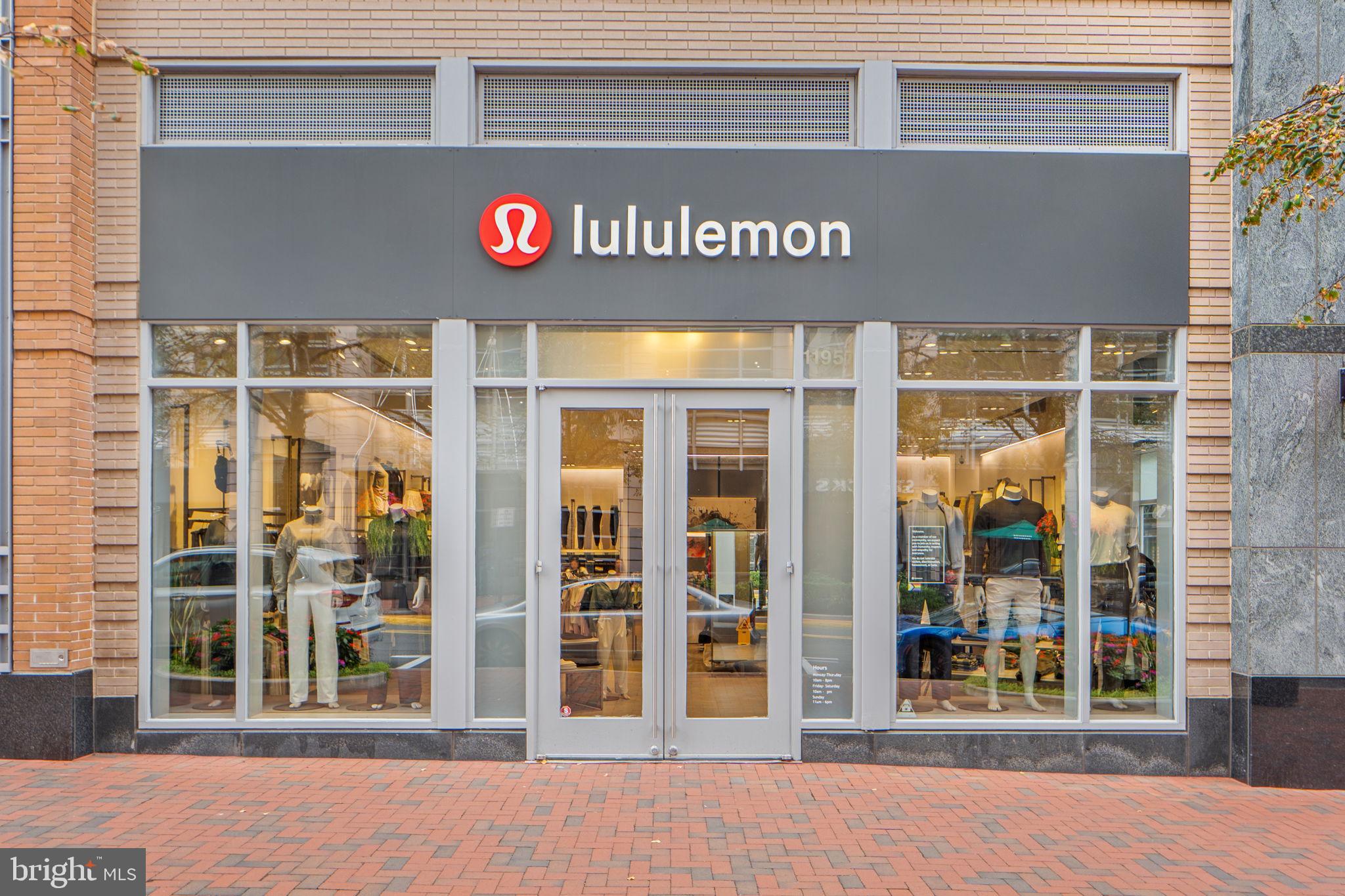 SAVOY AT RESTON TOWN CENTER - Residential