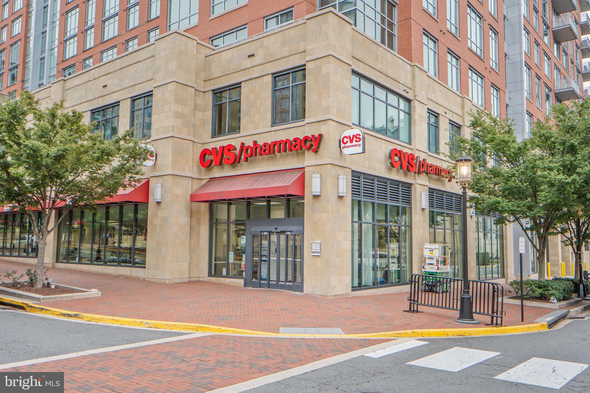 SAVOY AT RESTON TOWN CENTER - Residential