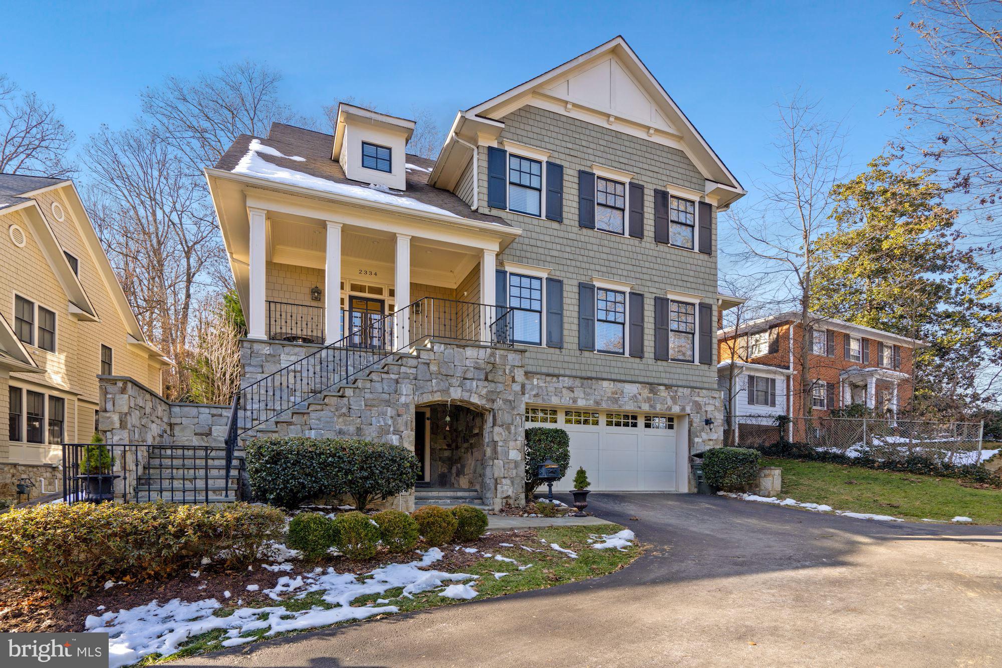 LEE HEIGHTS - Residential