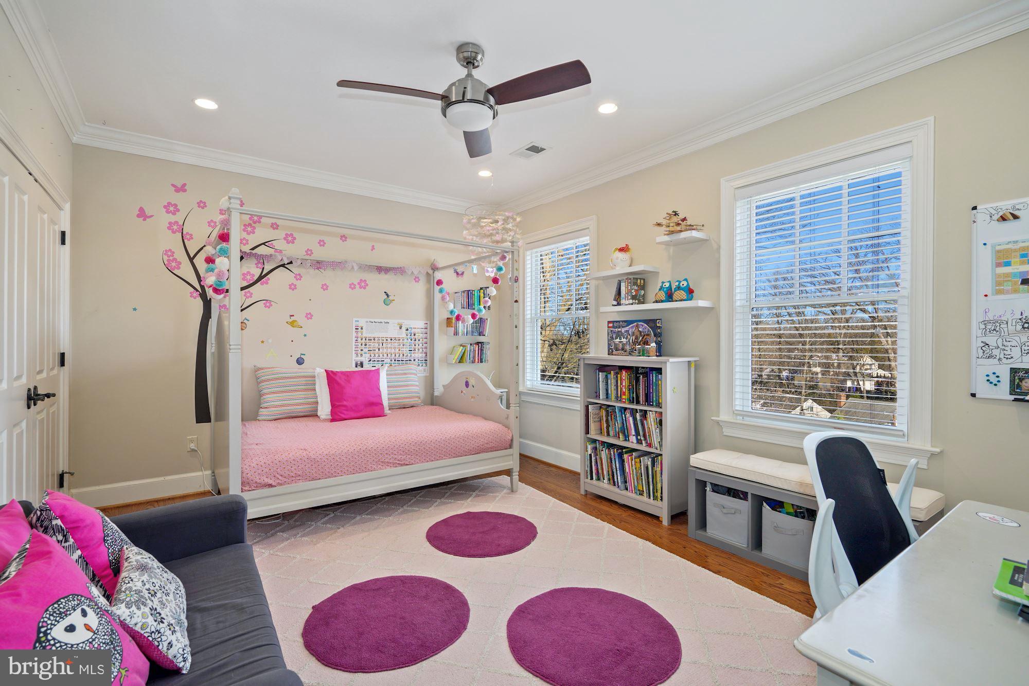 LEE HEIGHTS - Residential