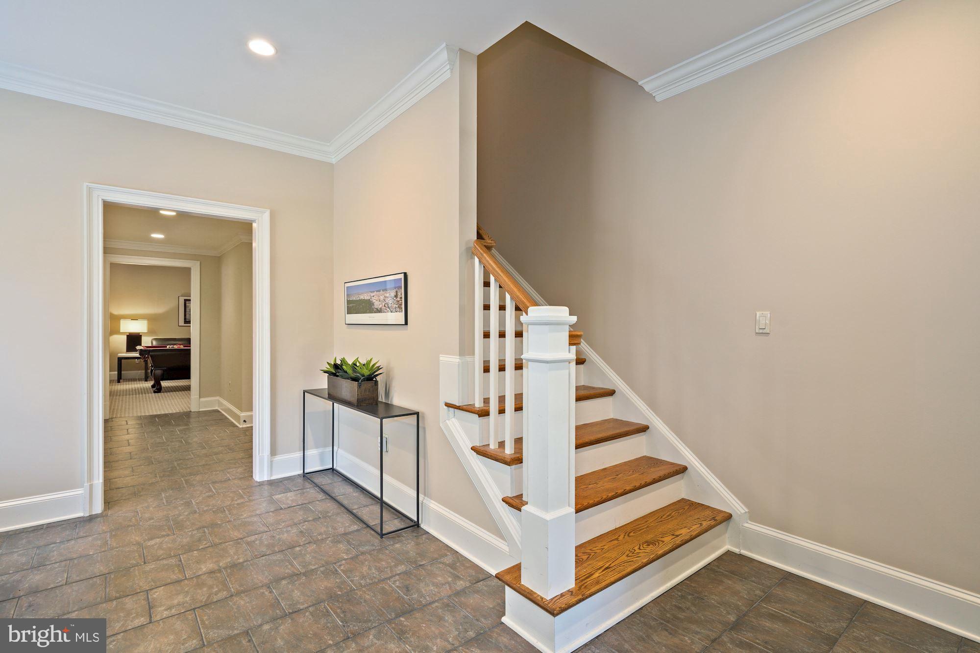 LEE HEIGHTS - Residential