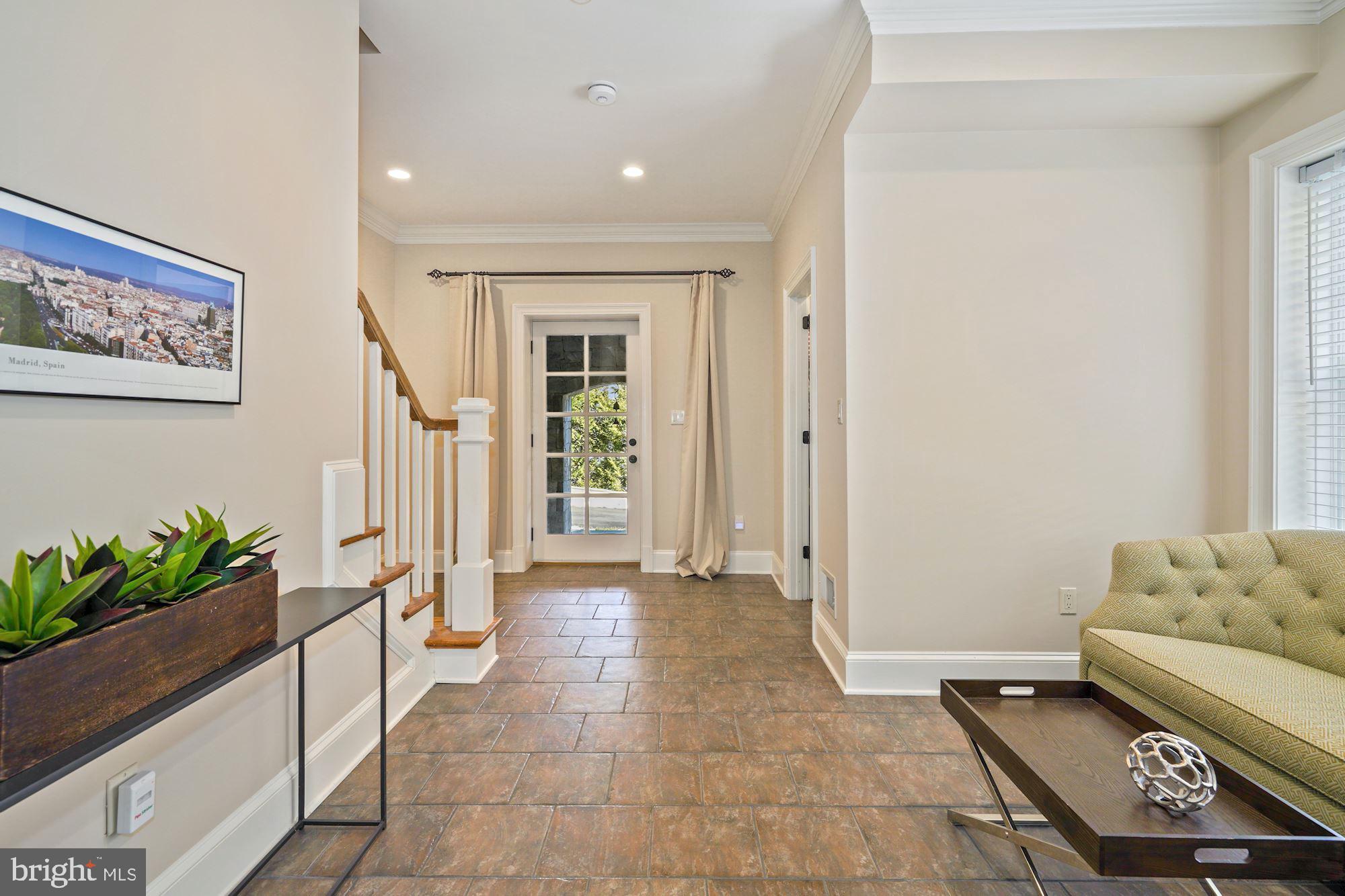 LEE HEIGHTS - Residential