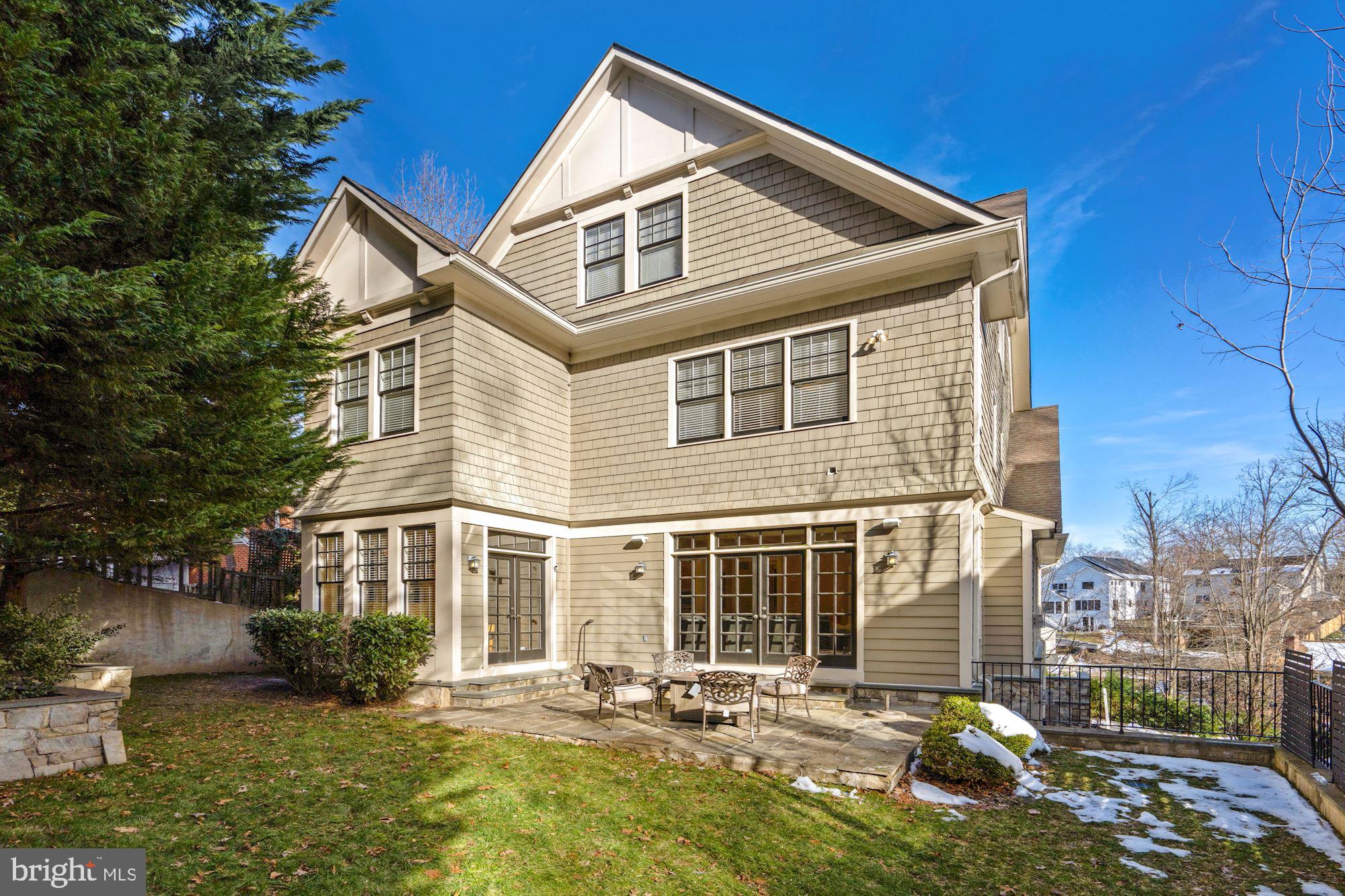 LEE HEIGHTS - Residential