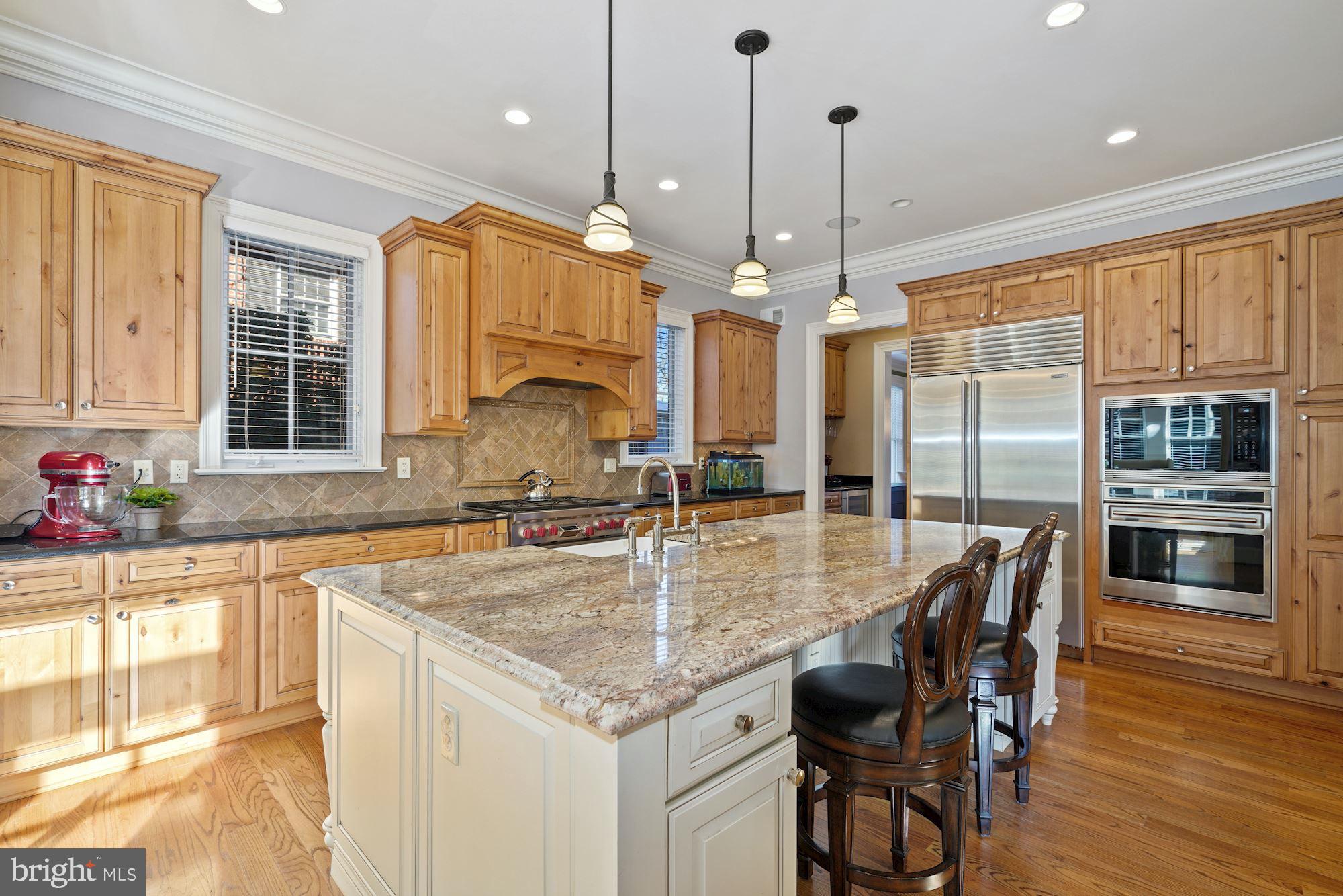 LEE HEIGHTS - Residential