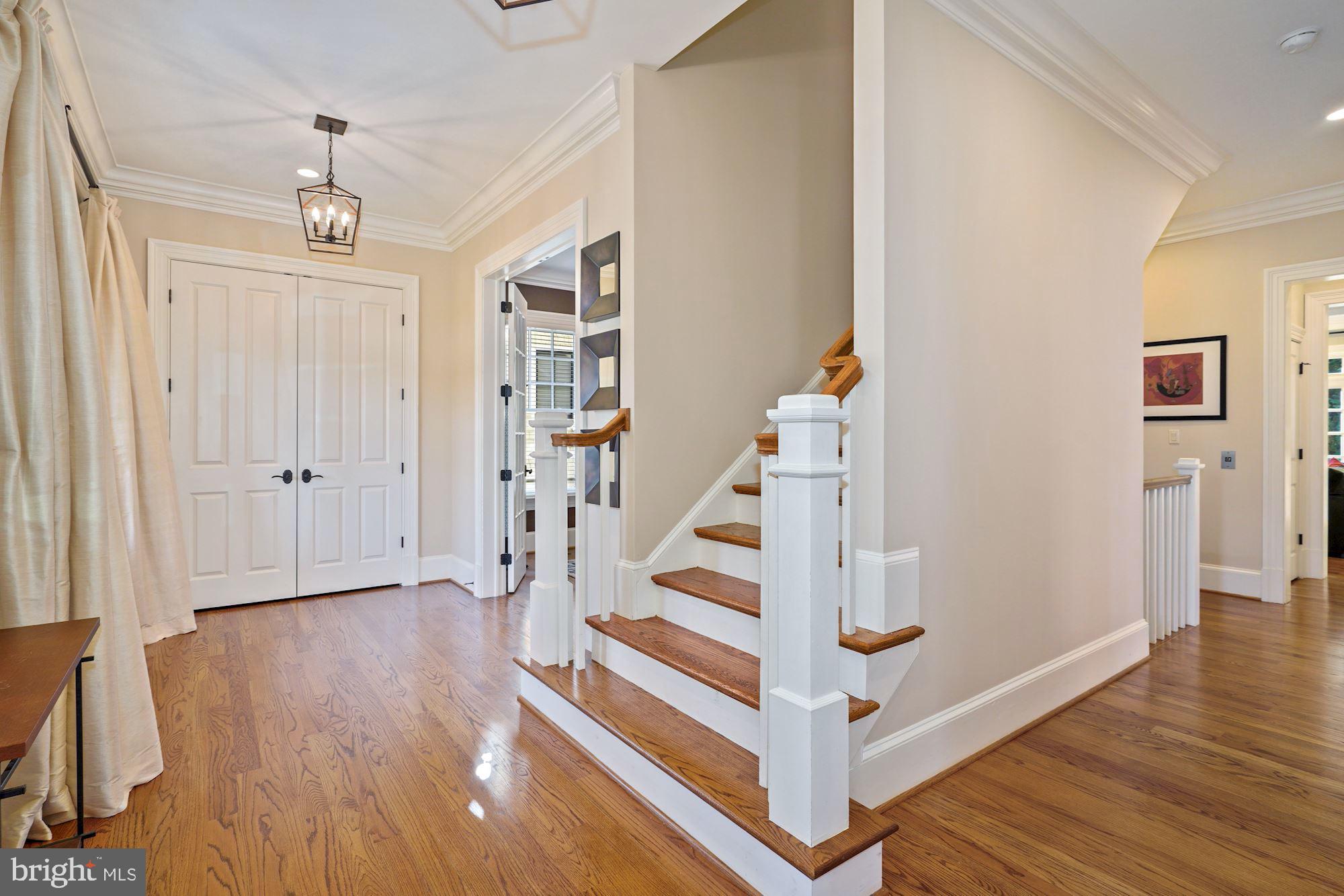 LEE HEIGHTS - Residential