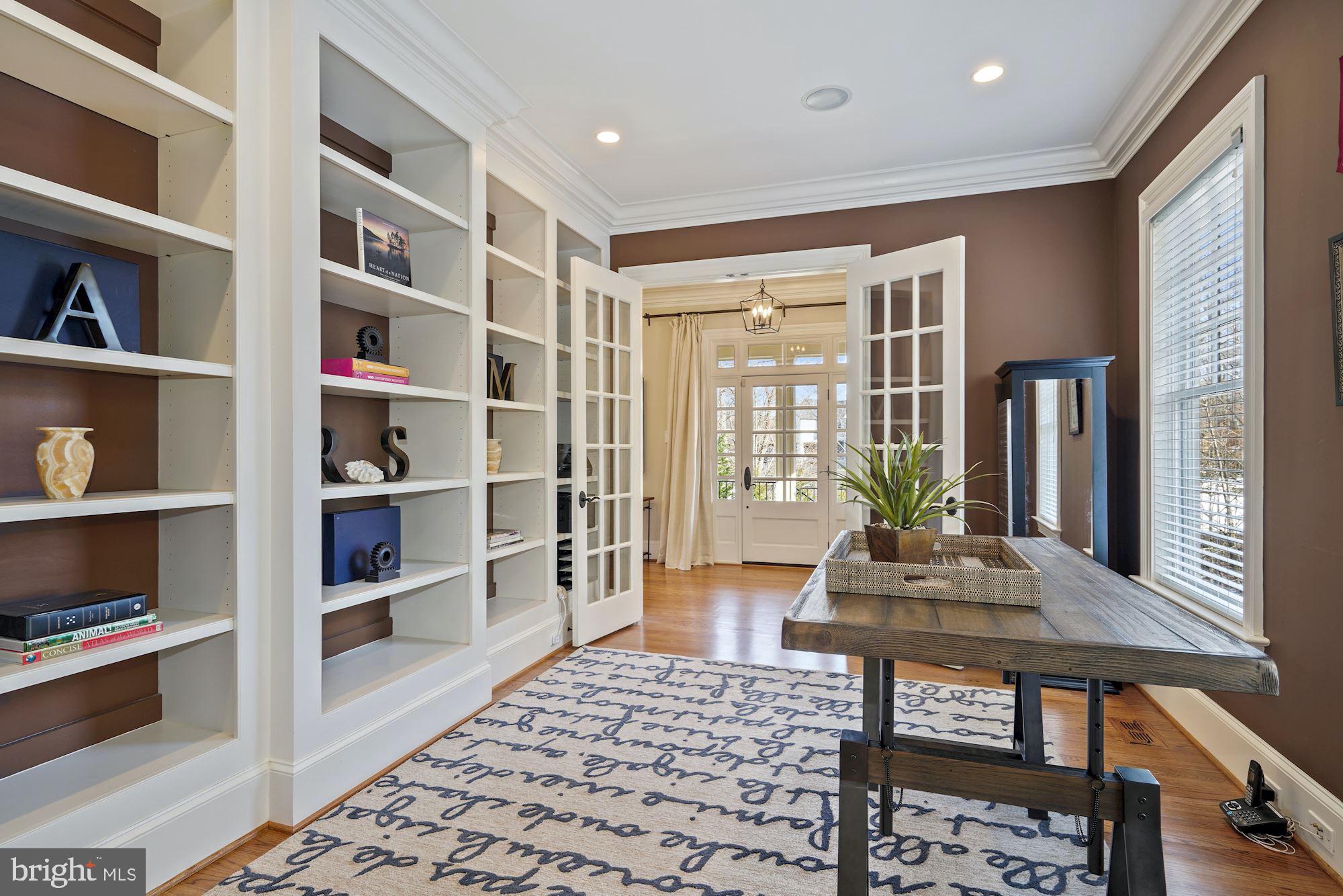 LEE HEIGHTS - Residential