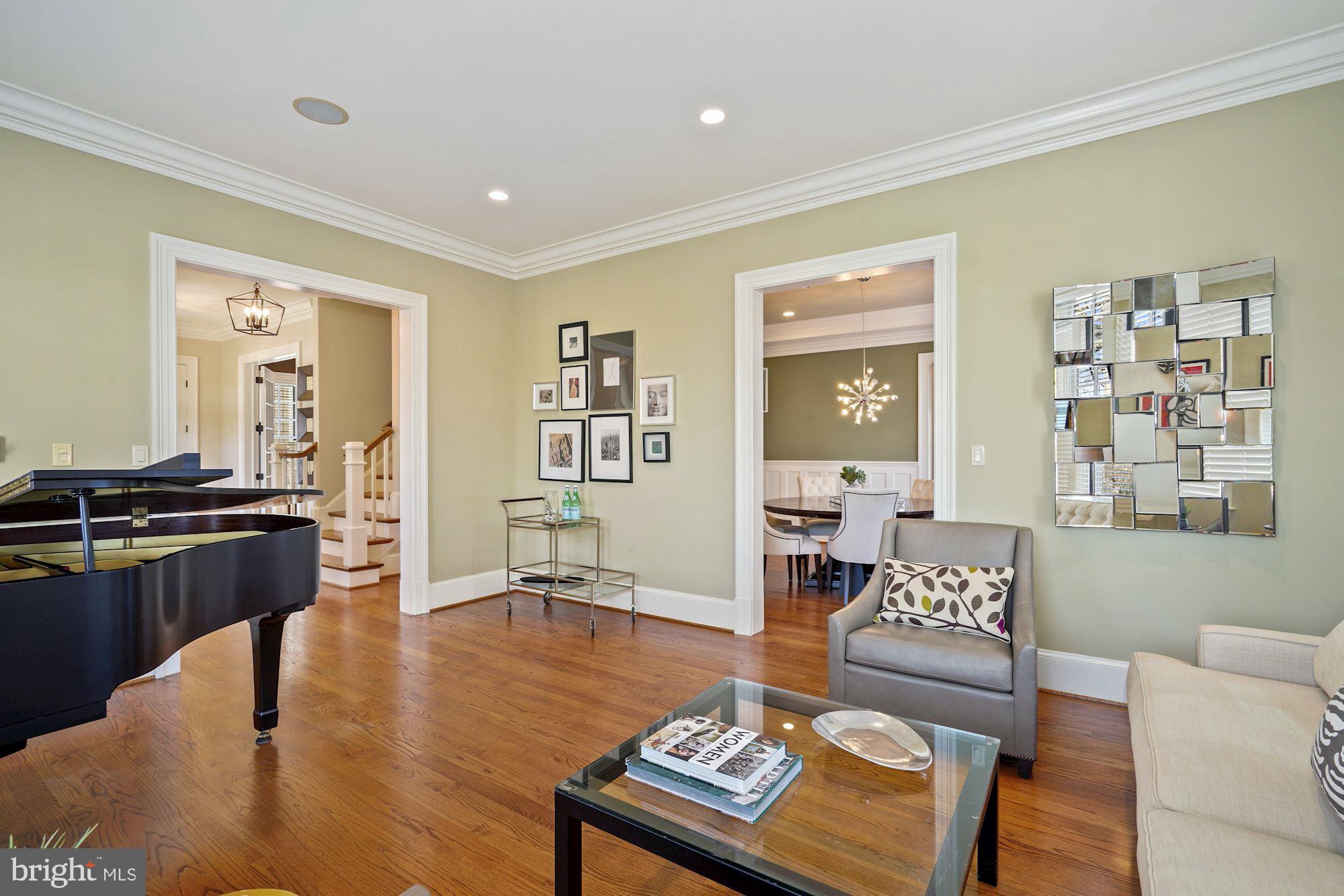 LEE HEIGHTS - Residential