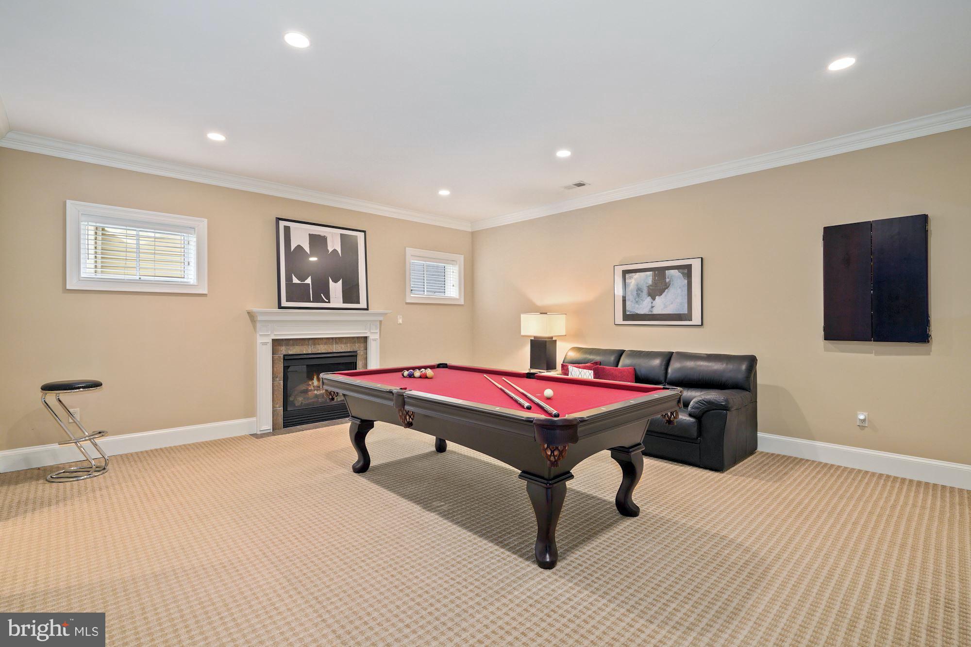 LEE HEIGHTS - Residential