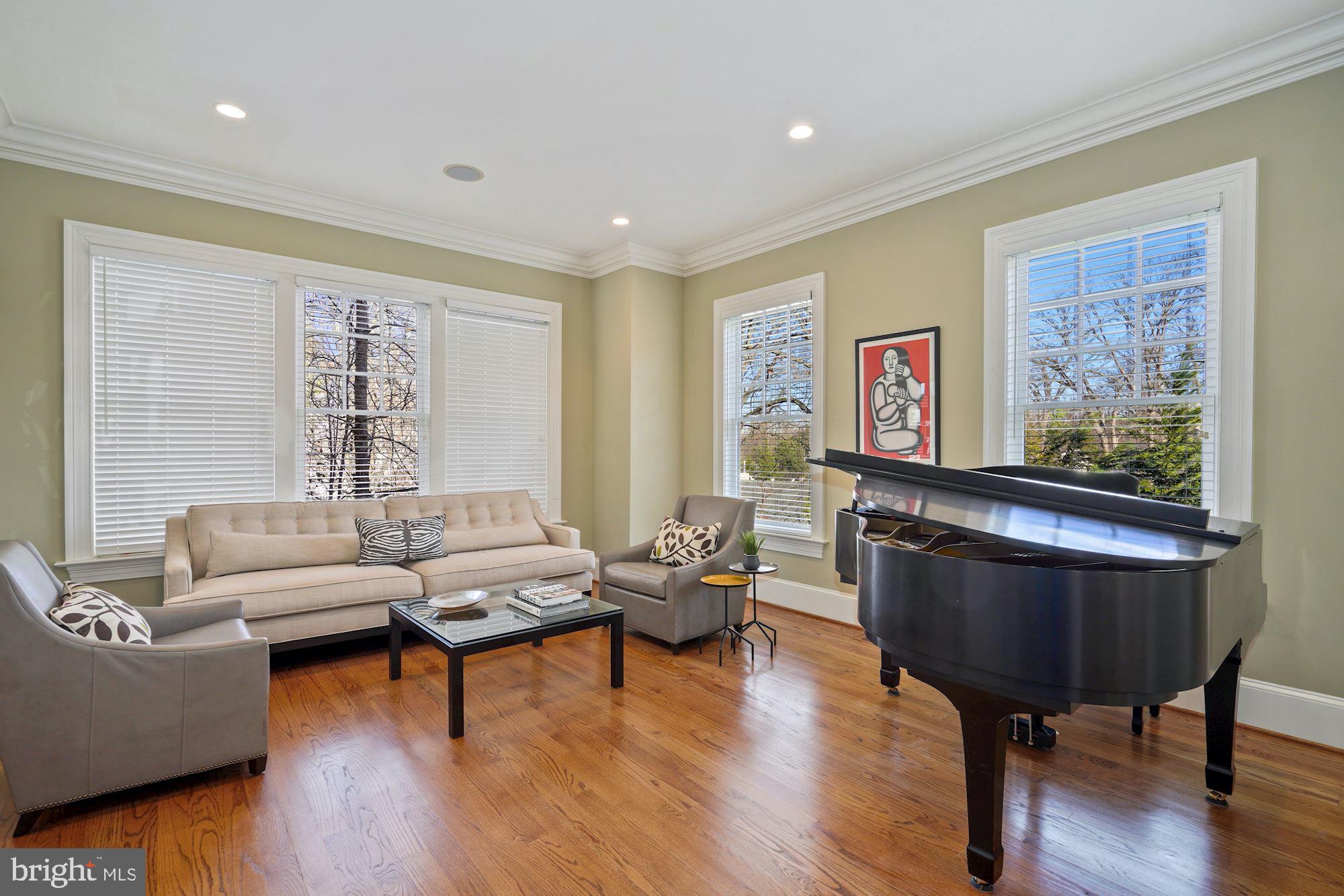 LEE HEIGHTS - Residential