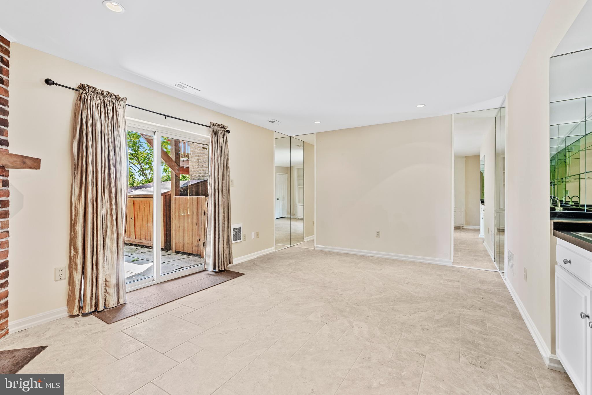 LOVETON FARMS - Residential Lease