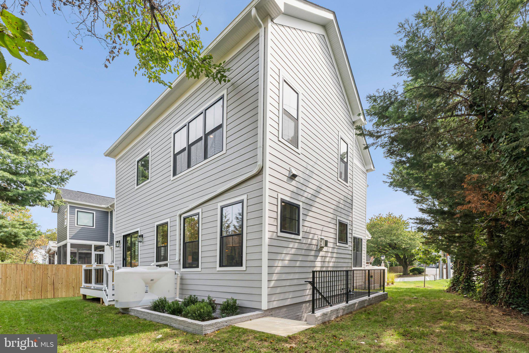 WAYCROFT - WOODLAWN - Residential