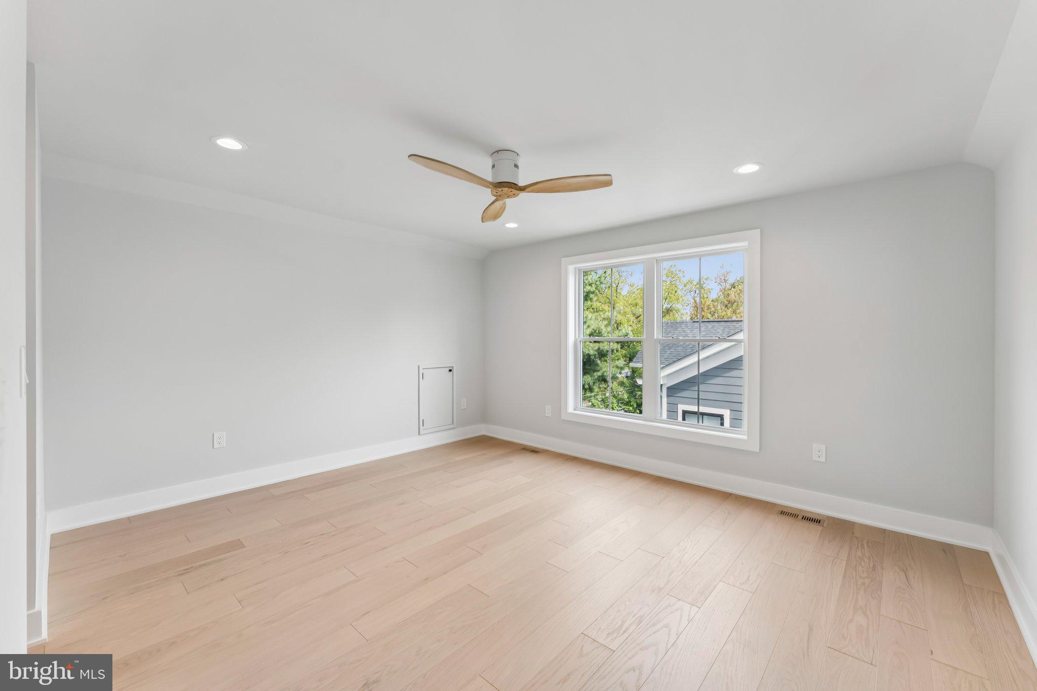 WAYCROFT - WOODLAWN - Residential