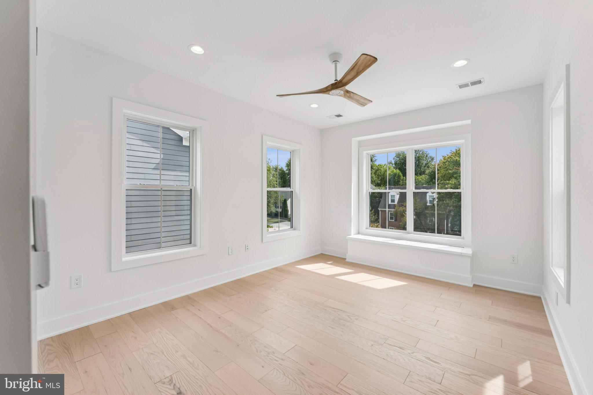 WAYCROFT - WOODLAWN - Residential