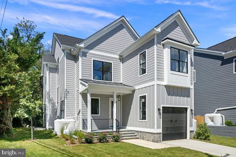 5017 17TH STREET N ARLINGTON VA 22207