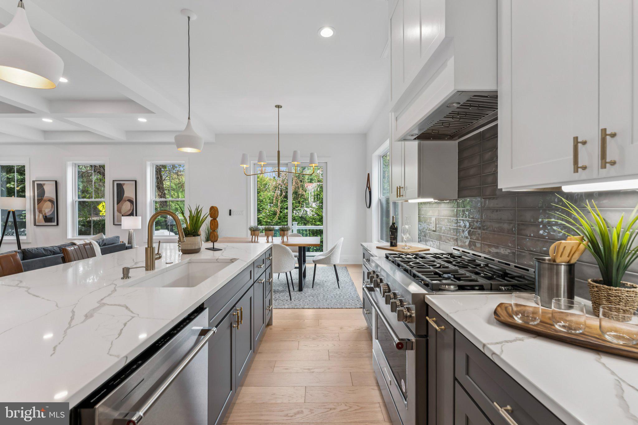 WAYCROFT - WOODLAWN - Residential