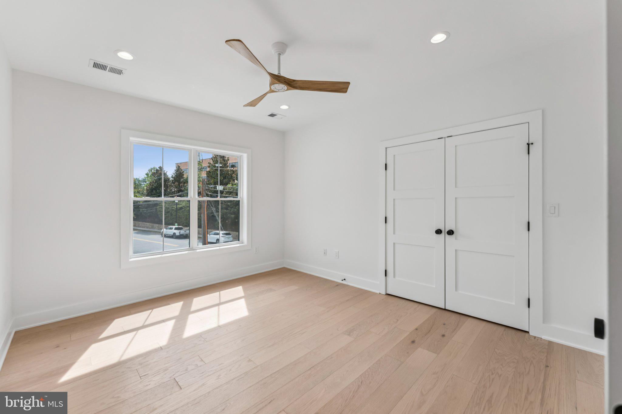 WAYCROFT - WOODLAWN - Residential