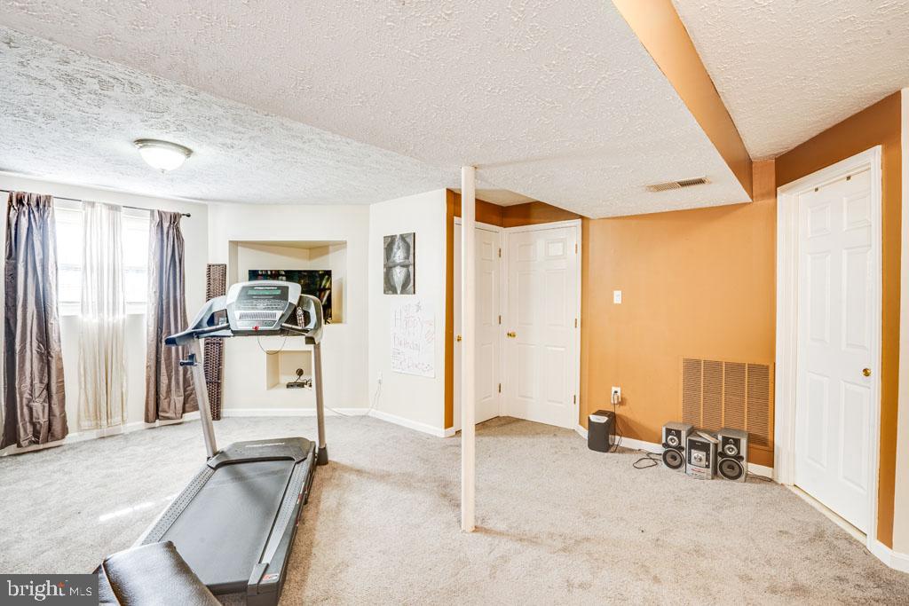 PROSPECT KNOLLS - Residential