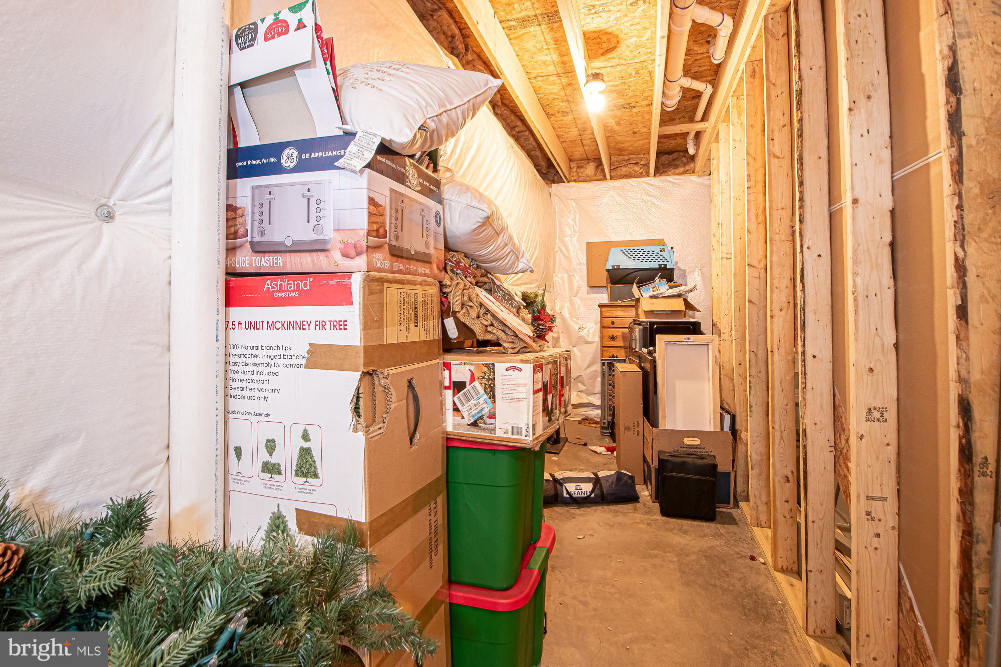 MADISON ESTATES - Residential