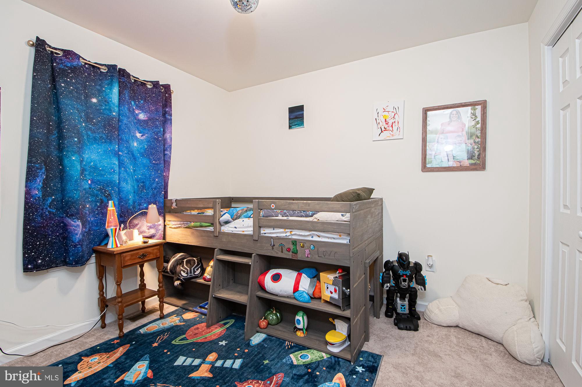 MADISON ESTATES - Residential