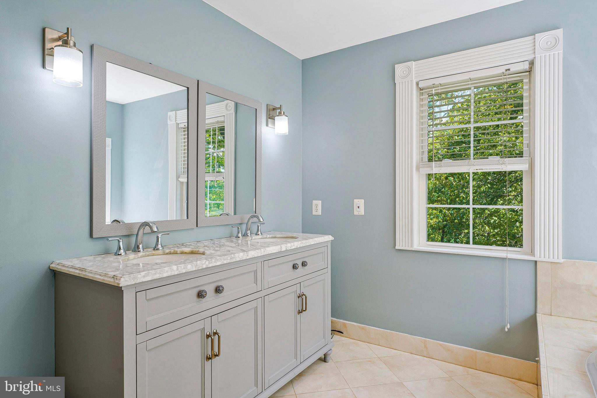 LEESBURG COUNTRY CLUB - Residential