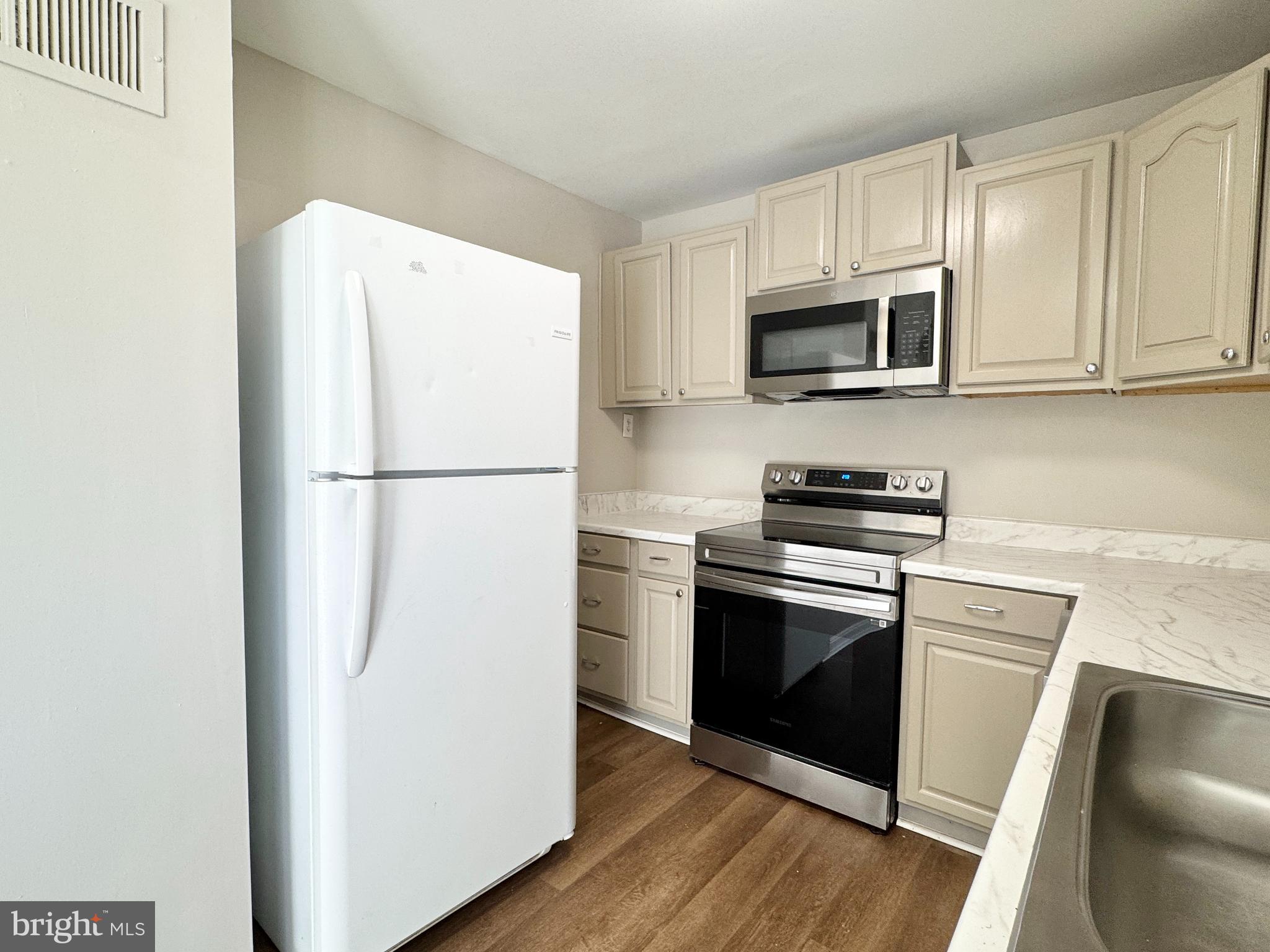 BRAGG HILL - Residential Lease