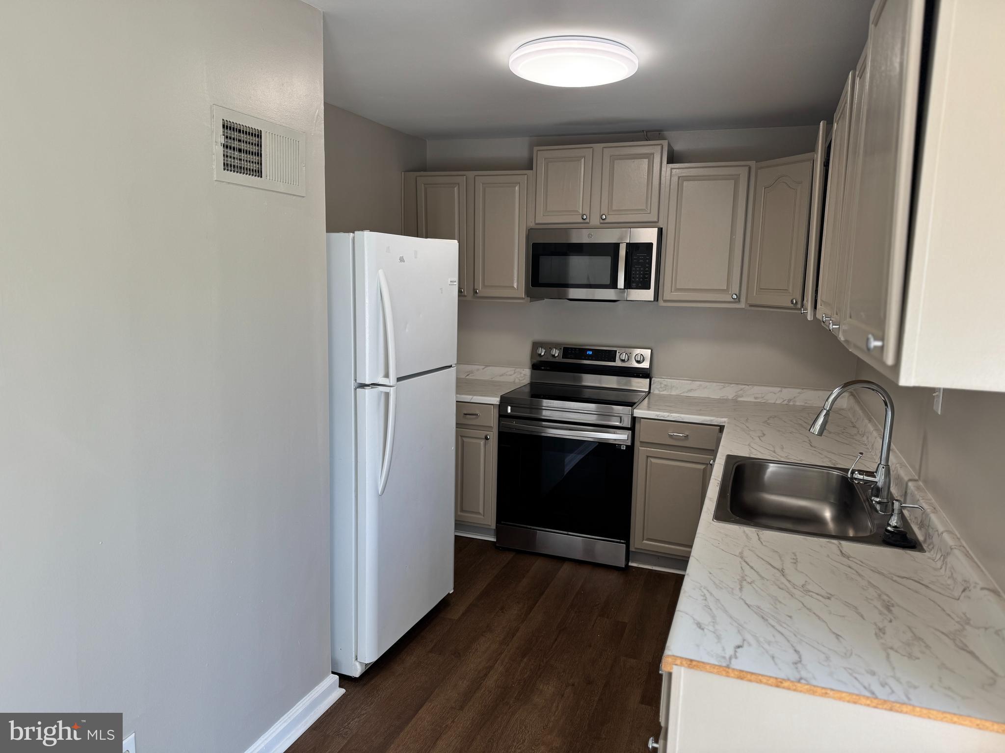 BRAGG HILL - Residential Lease