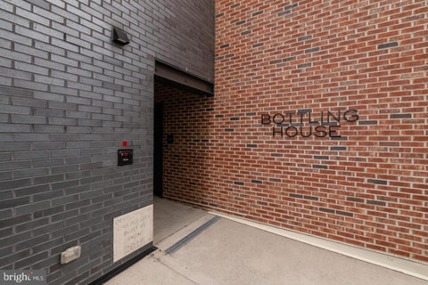 Photo of 521 N Washington Street #101, ALEXANDRIA, VA 22314 (MLS # VAAX2060108)