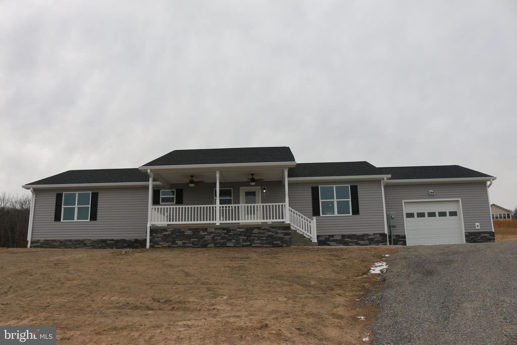 Photo of 10 Earhart Ct, PETERSBURG, WV 26847 (MLS # WVGT2001362)