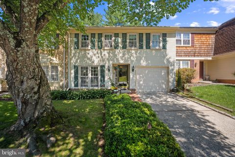 Townhouse For Rent - 9405 Chatteroy Place<br/> GAITHERSBURG, MD 20886