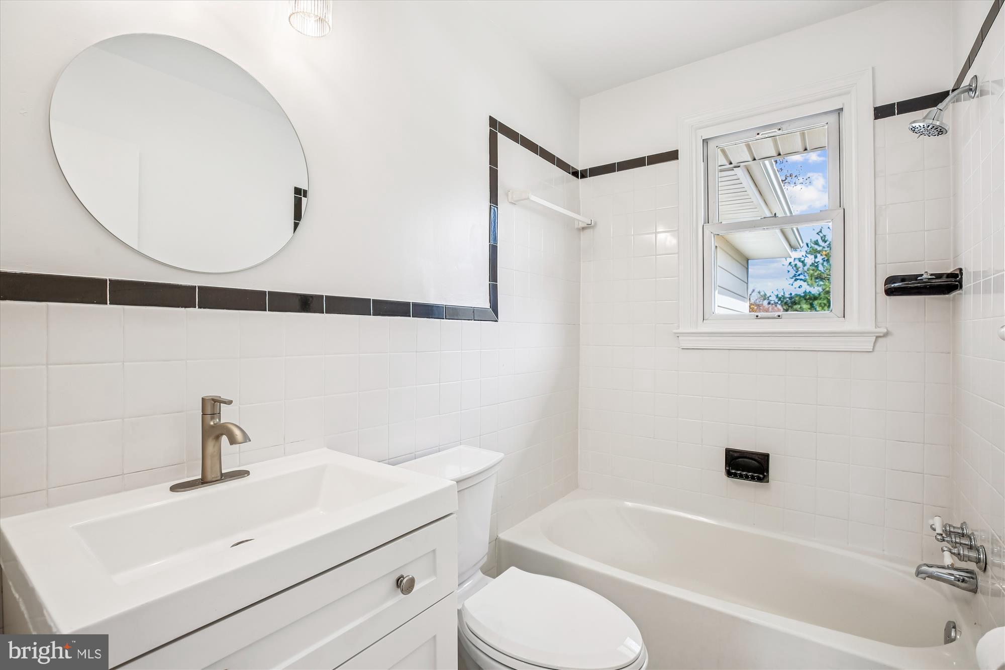 MONTGOMERY HIGHLANDS ESTATES - Residential