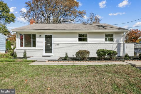 Photo of 11603 Veirs Mill Road, SILVER SPRING, MD 20902 (MLS # MDMC2207510)