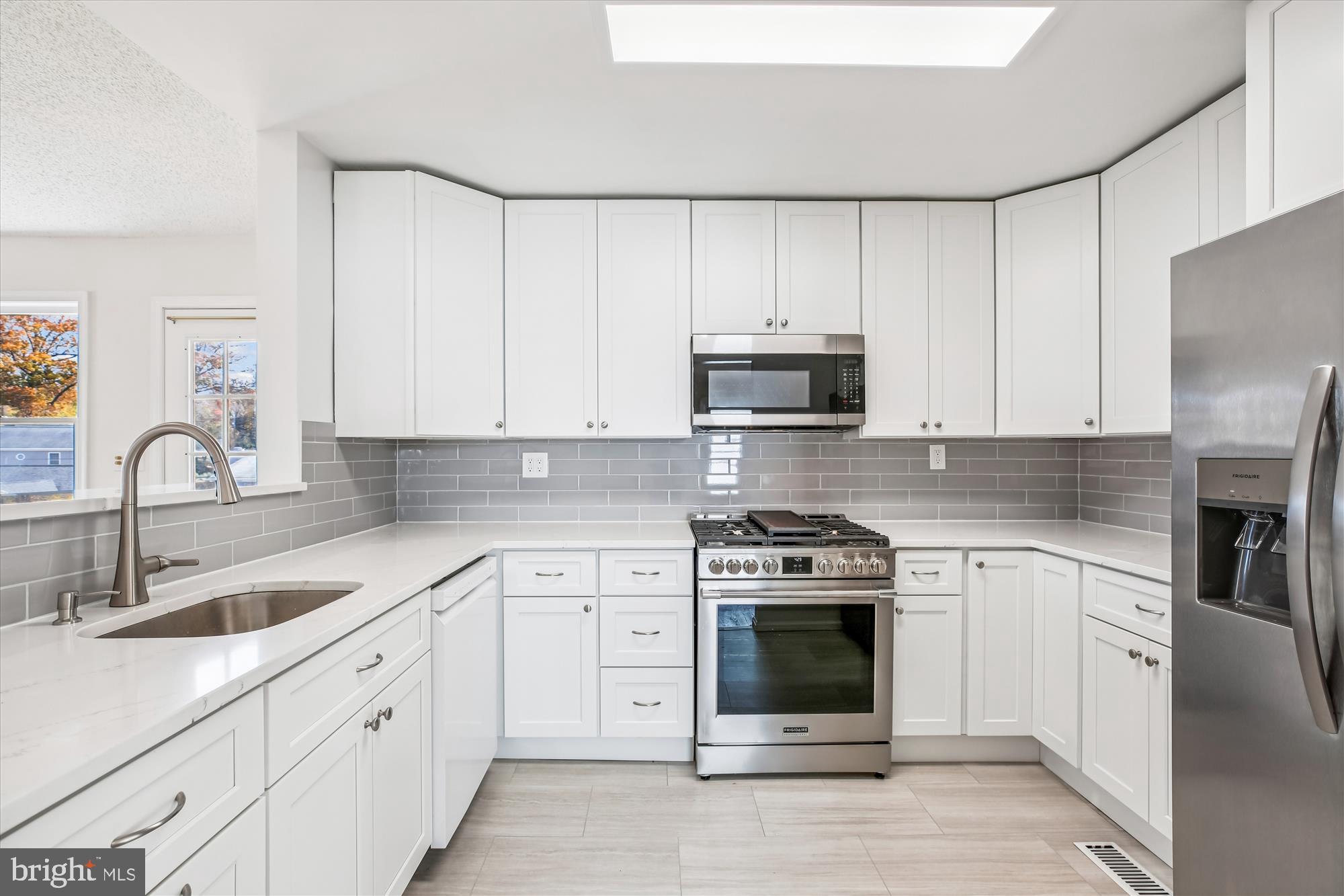 MONTGOMERY HIGHLANDS ESTATES - Residential