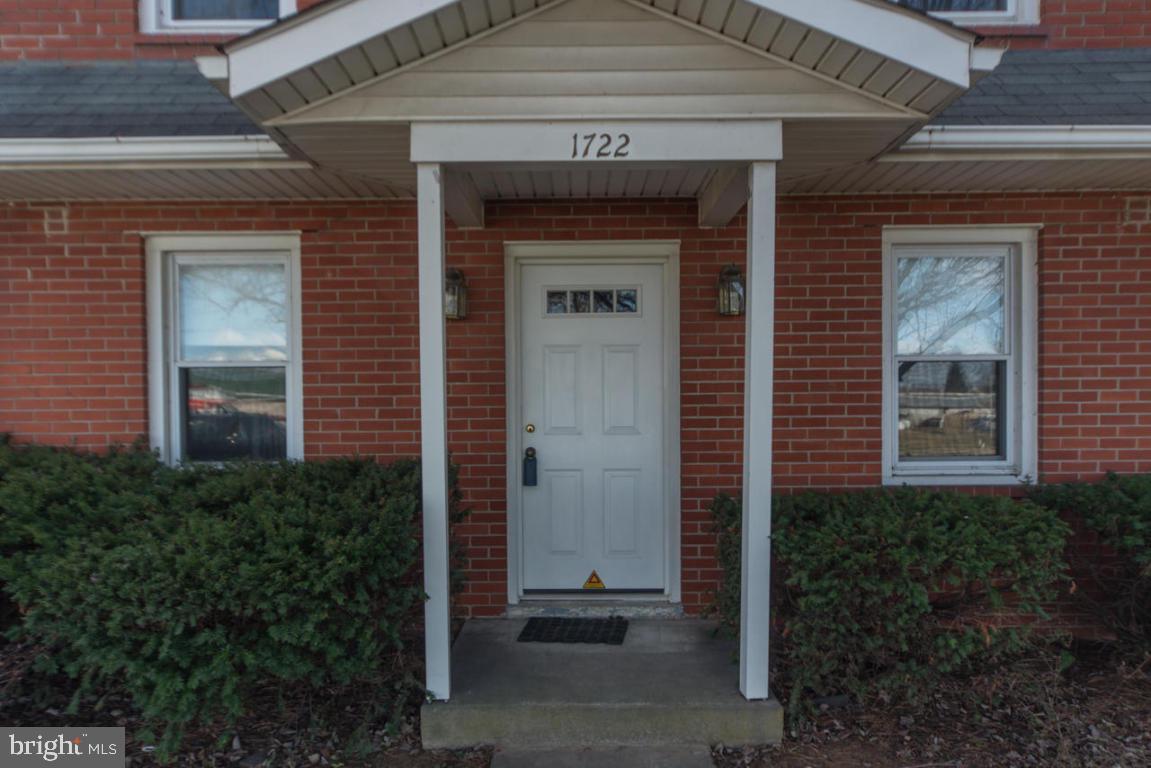 EPHRATA - Commercial Sale