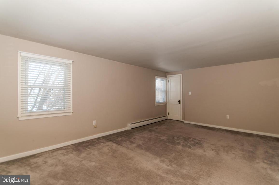 EPHRATA - Commercial Sale