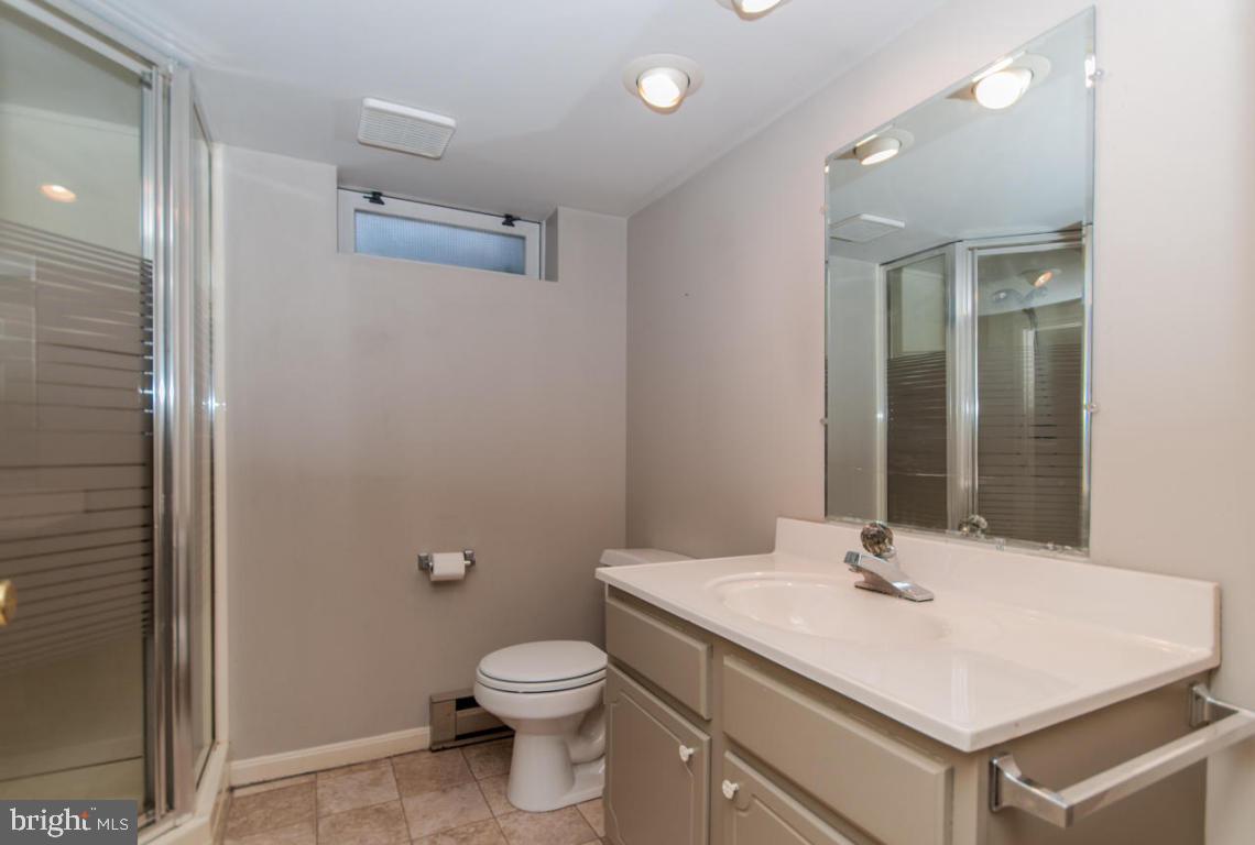 EPHRATA - Commercial Sale