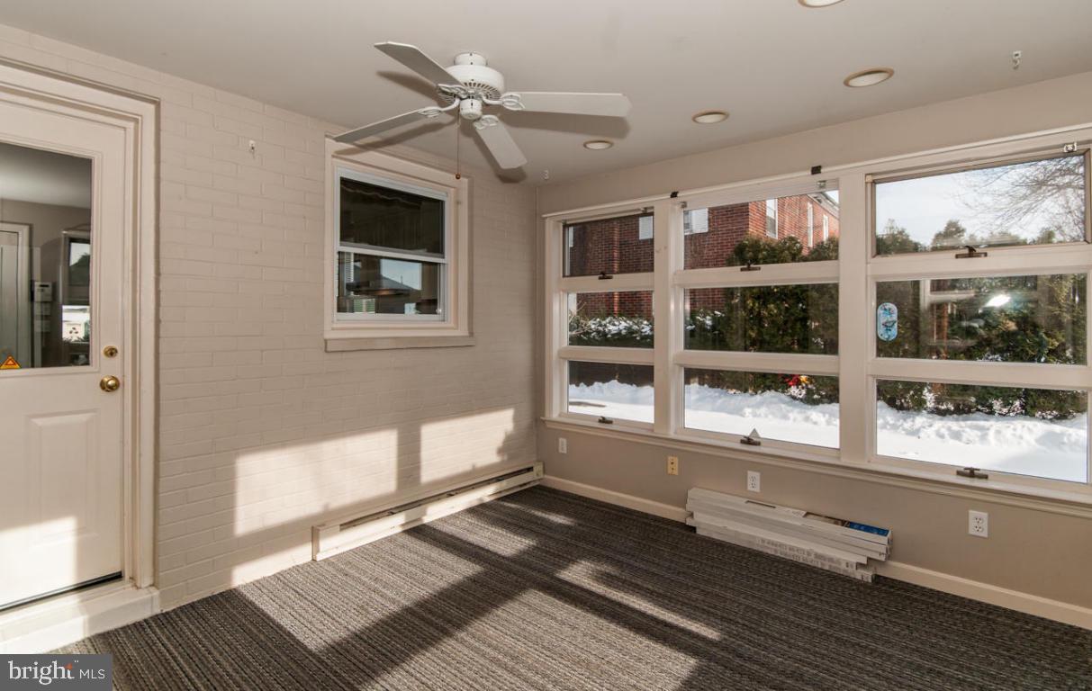 EPHRATA - Commercial Sale