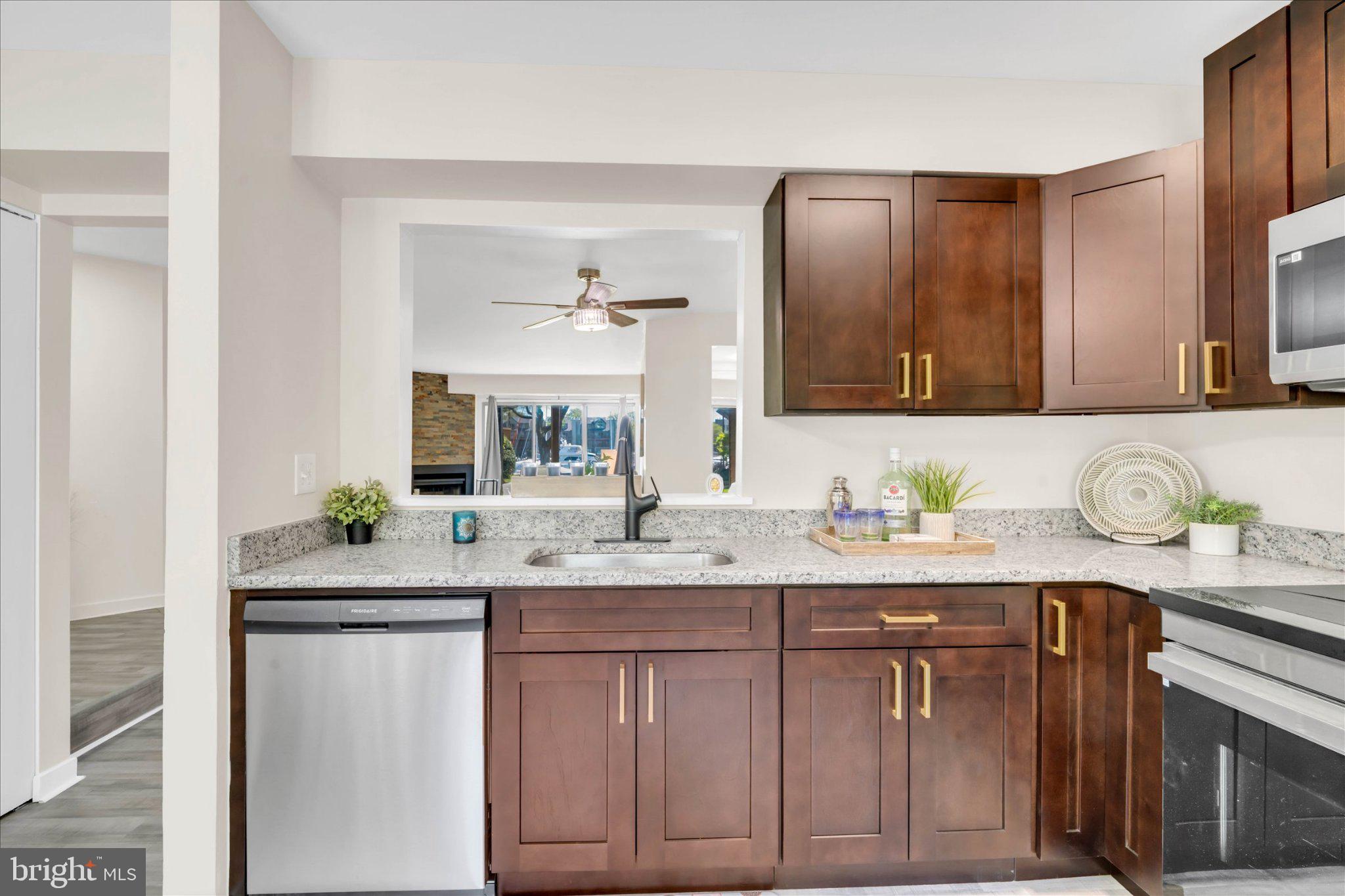 VILLAGE OF CHESAPEAKE HARBOUR - Residential