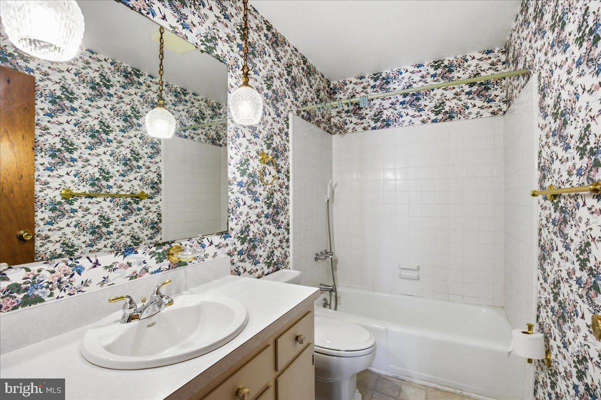 ESPERANZA FARMS - Residential